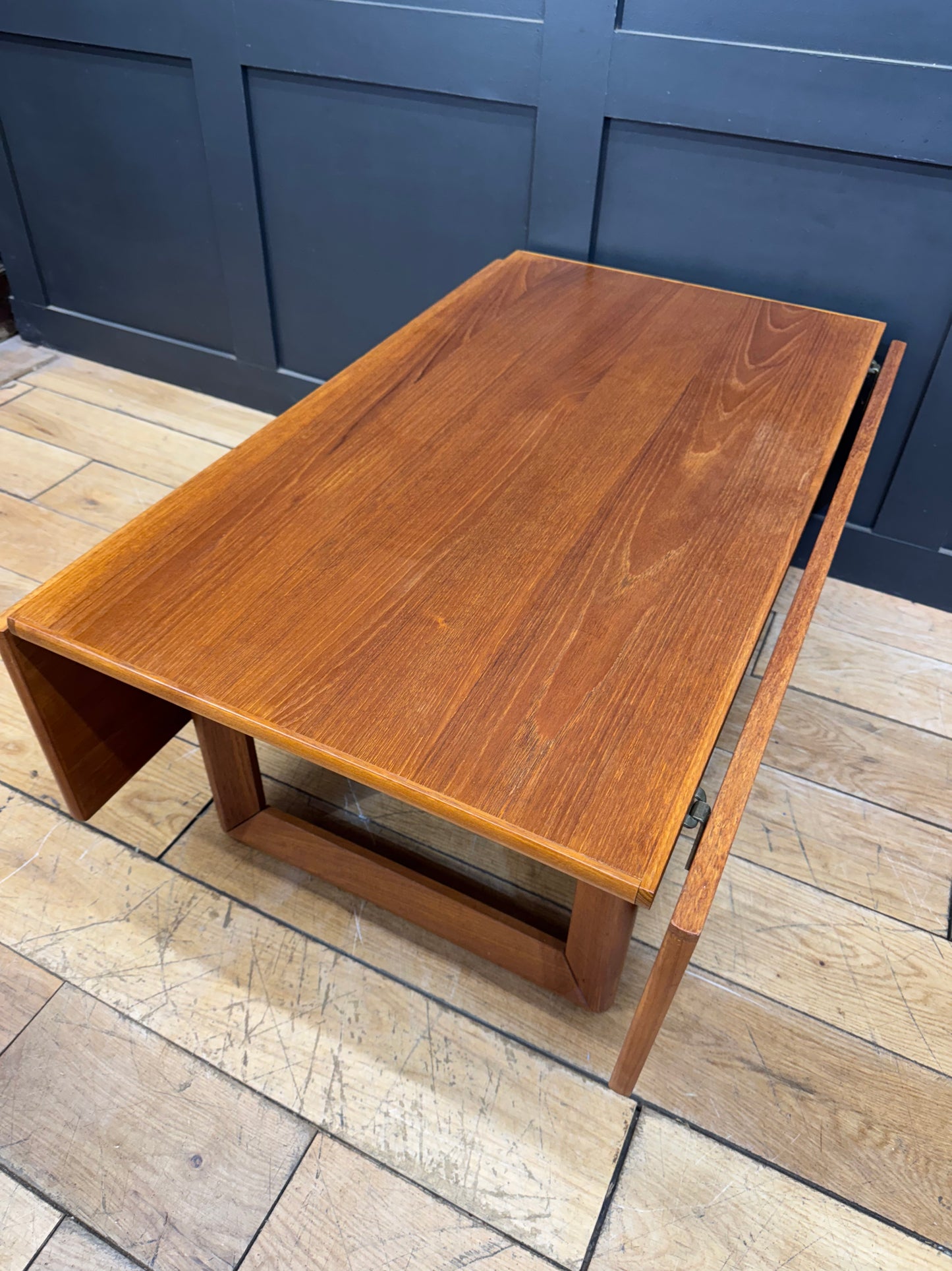 Mid Century Teak Coffee Table / Extending Drop Leaf Coffee Table / D-Scan