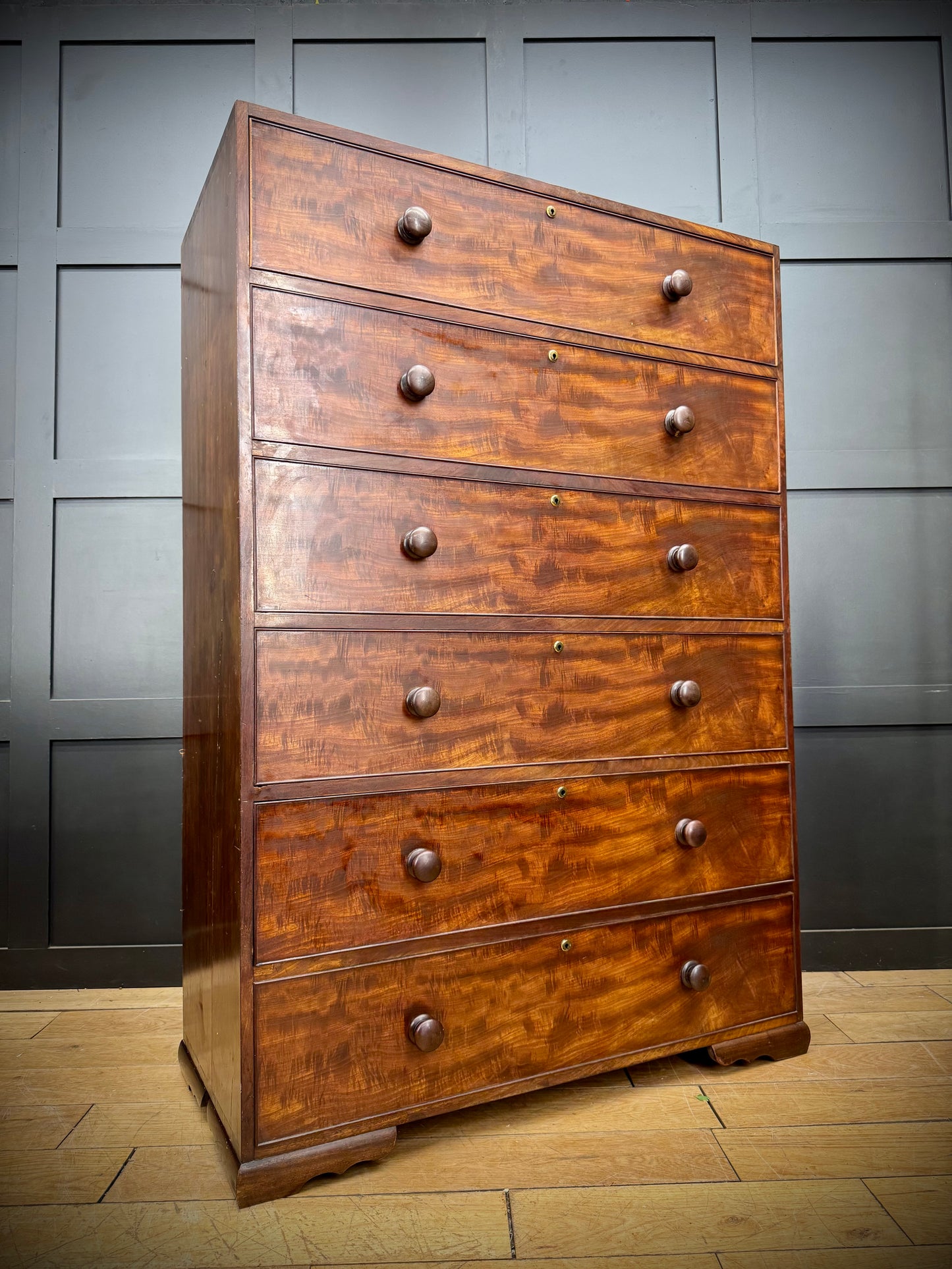 Antique Tall Mahogany Chest Of Drawers / Bedroom Clothes Storage Drawers 19th.C