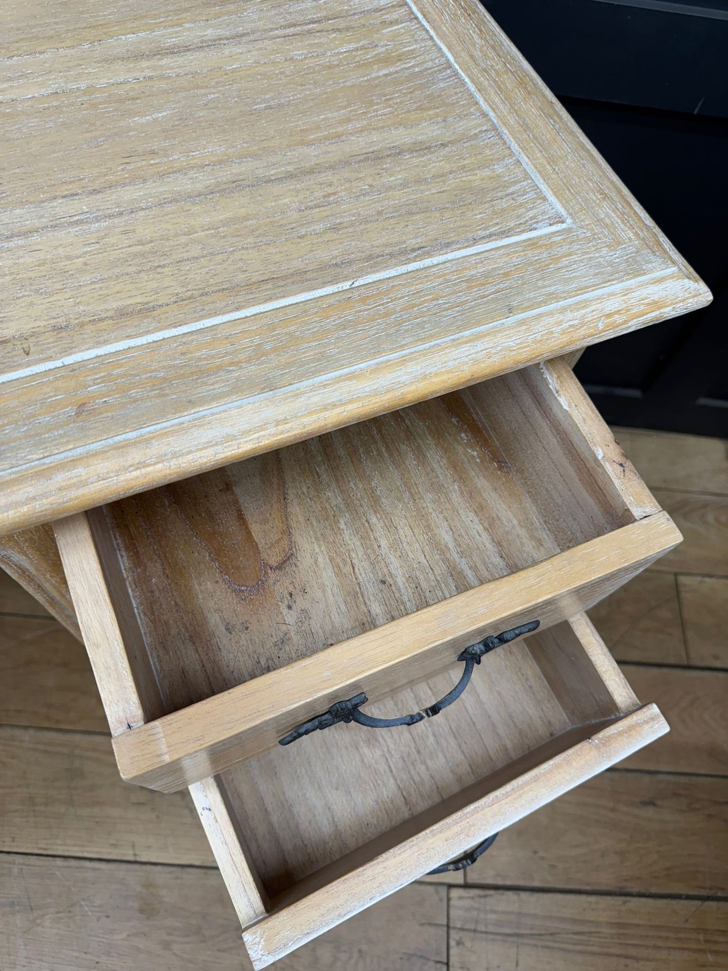 Limed Hardwood Dressing Table Desk – Side Table Console Preloved