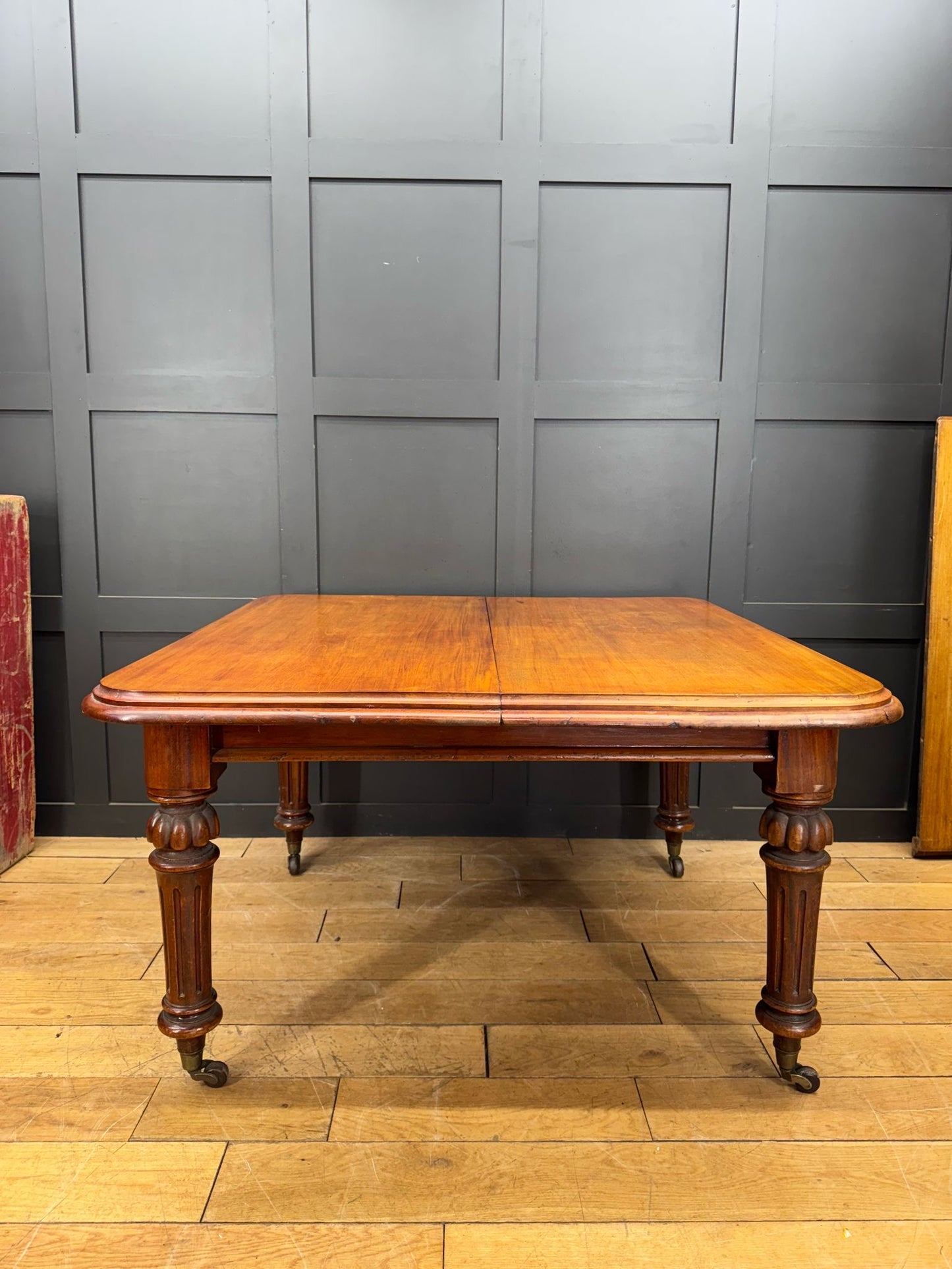 Antique Mahogany Dining Table / Victorian Extending / Kitchen Table