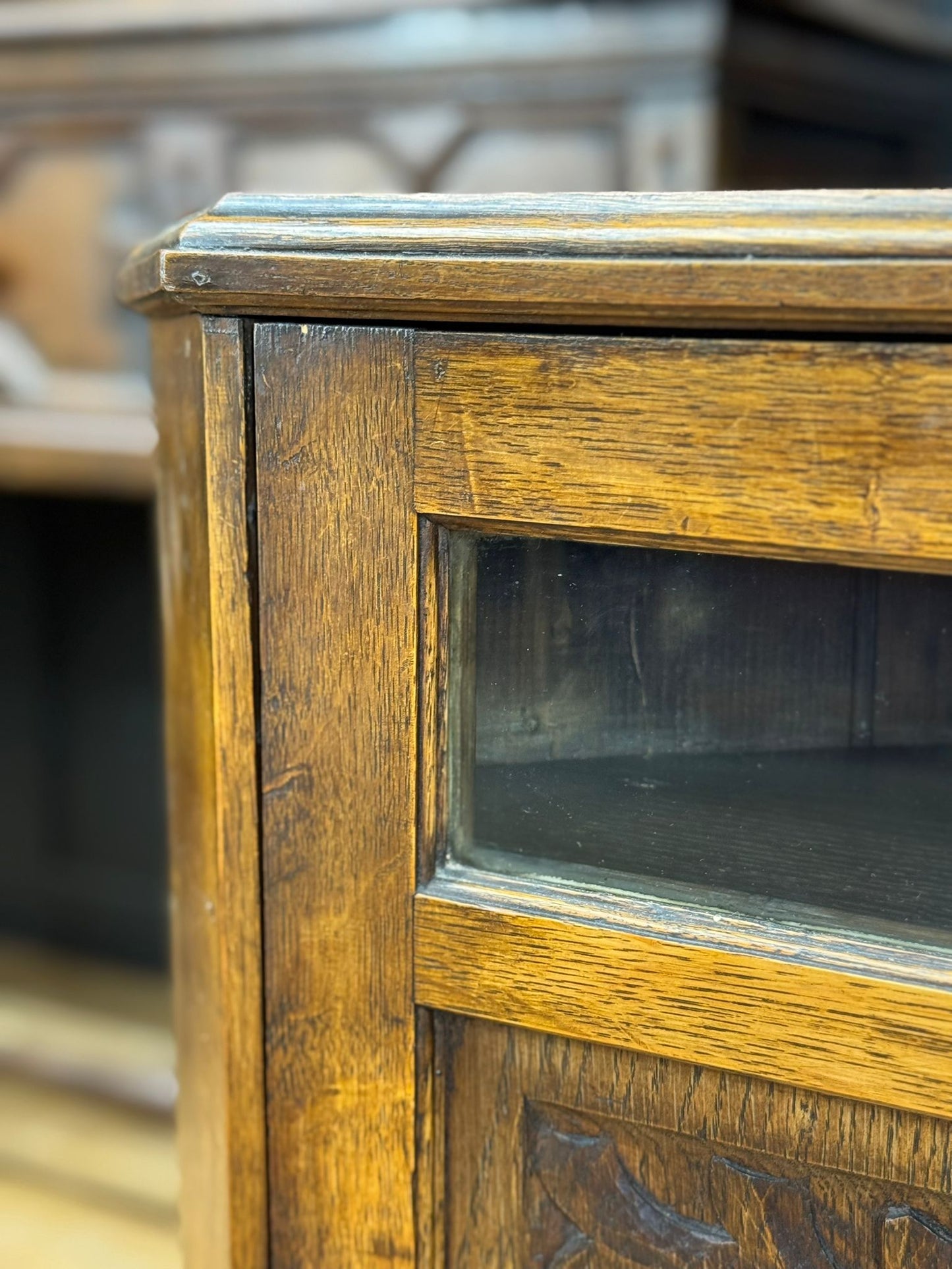 Antique Solid Oak Corner Cupboard –  Carved Door Cabinet / Side Lamp Table