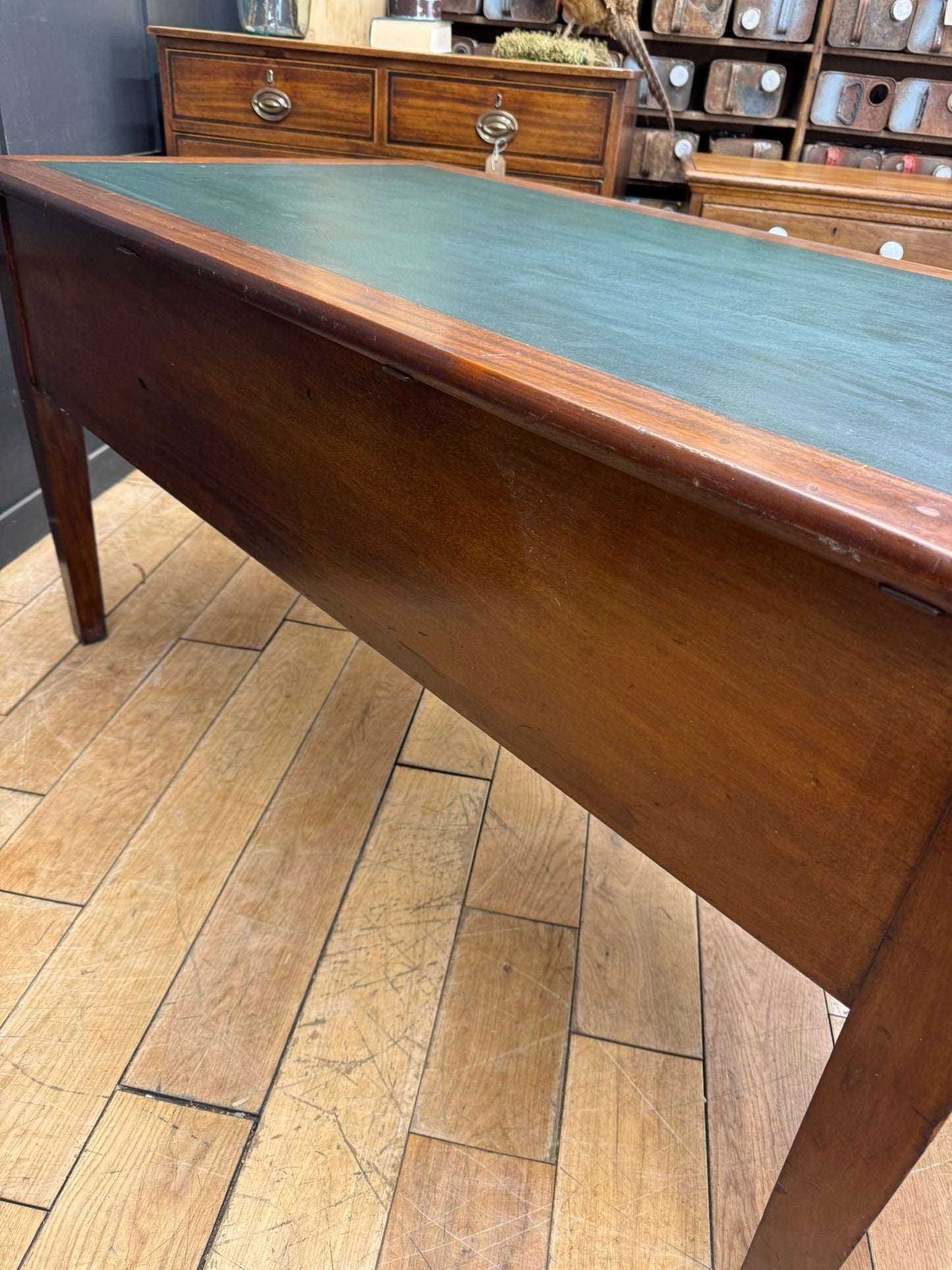 Antique Desk / George V Mahogany Kneehole Desk c.1930 – Ex-Court Office Norfolk