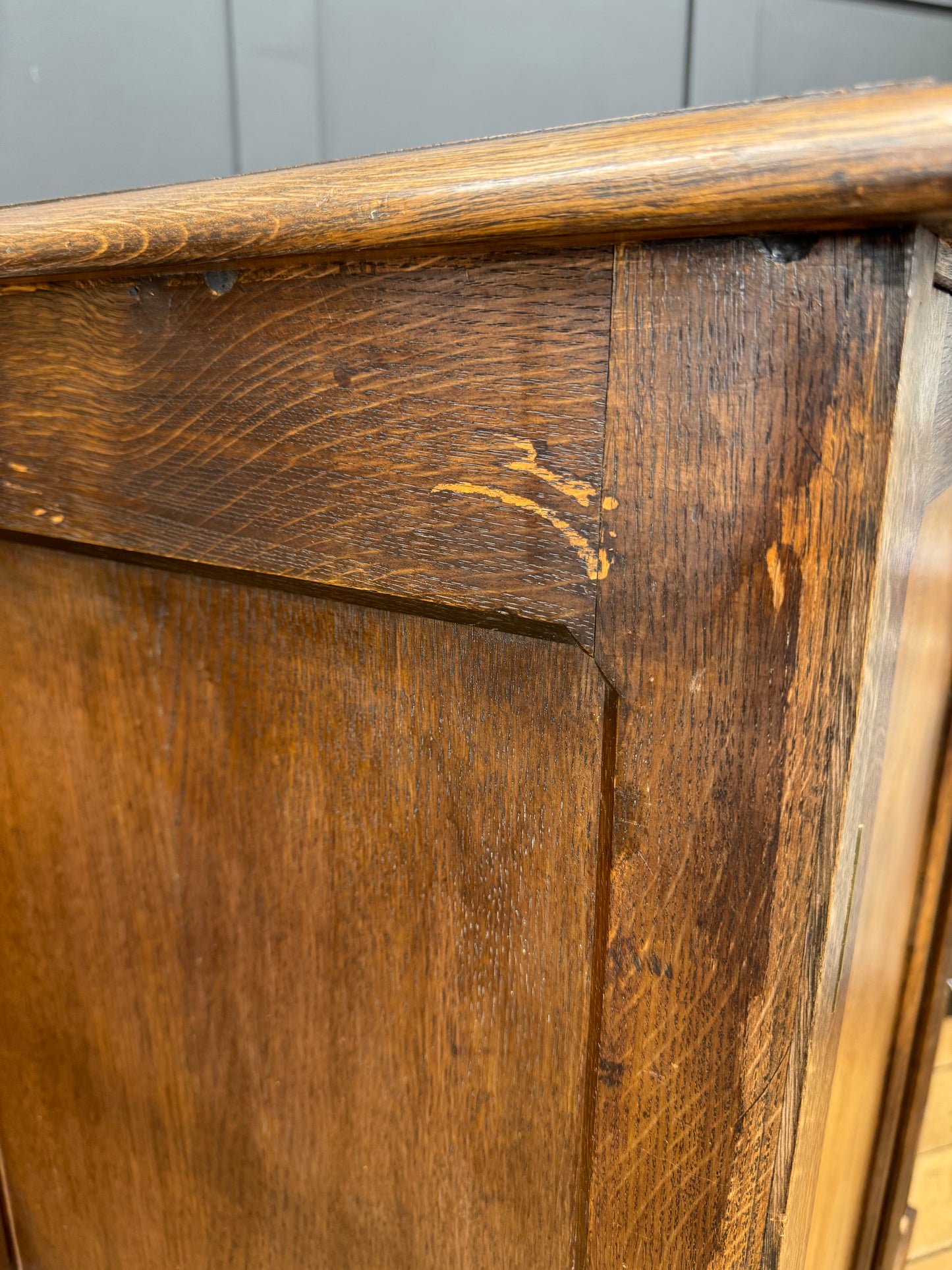 Antique Oak Compact Wardrobe – Solid English Oak Double Door Armoire with Drawers