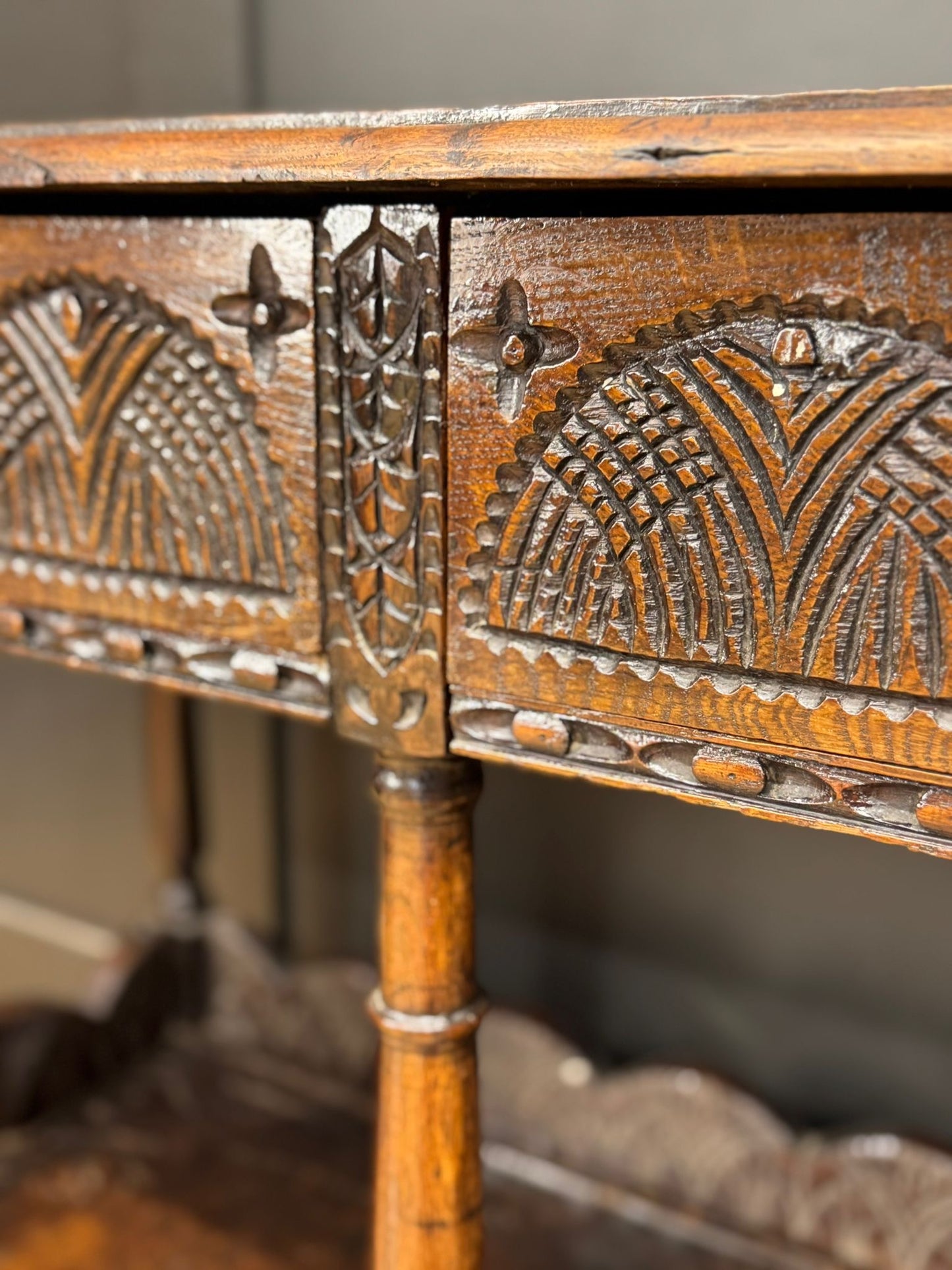 Antique 18th Century Carved Oak Lowboy Table Sideboard Console c.1700s