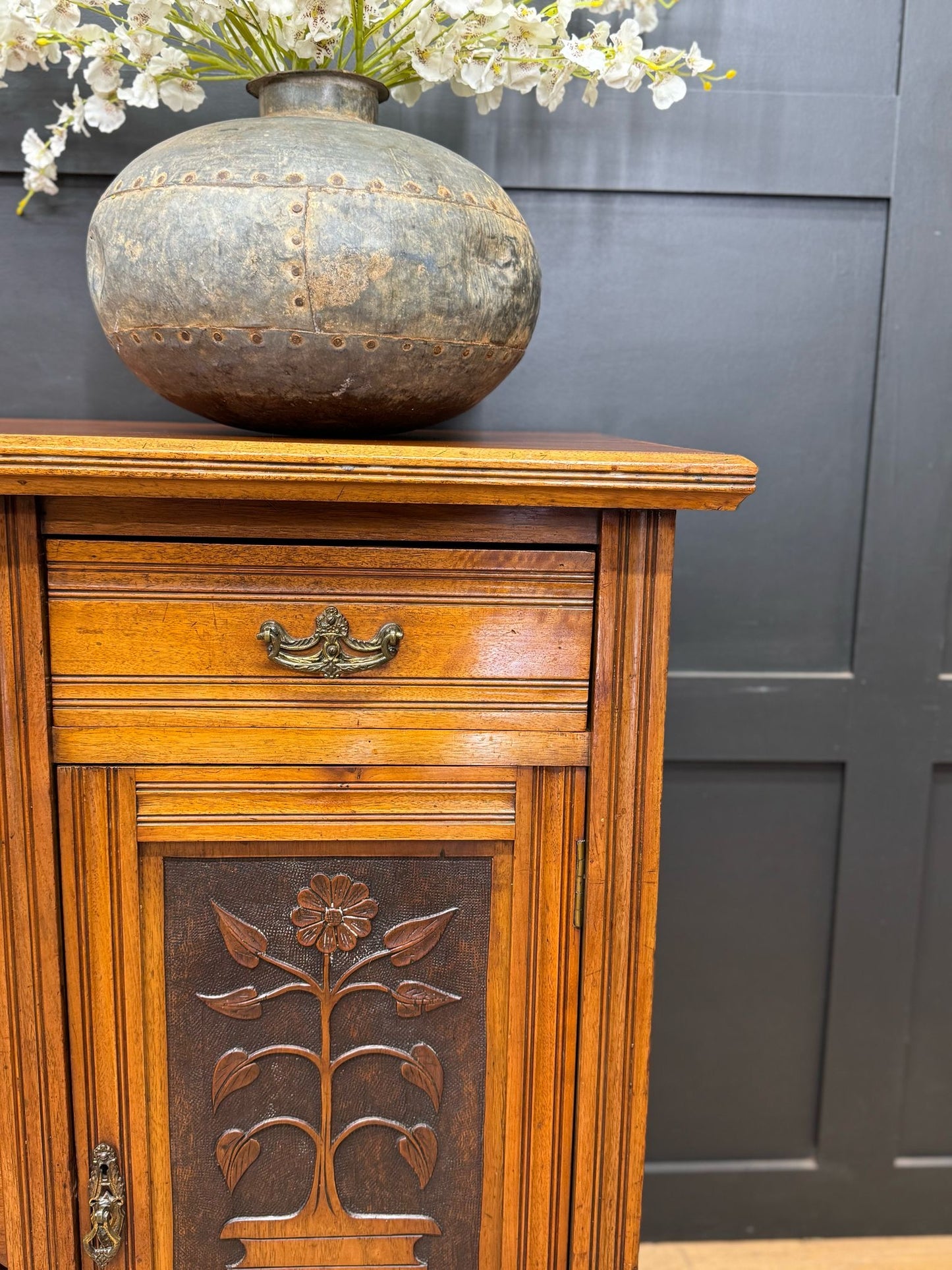 Antique Walnut Sideboard / Drawer Cabinet / Buffet Server / Drinks Cabinet