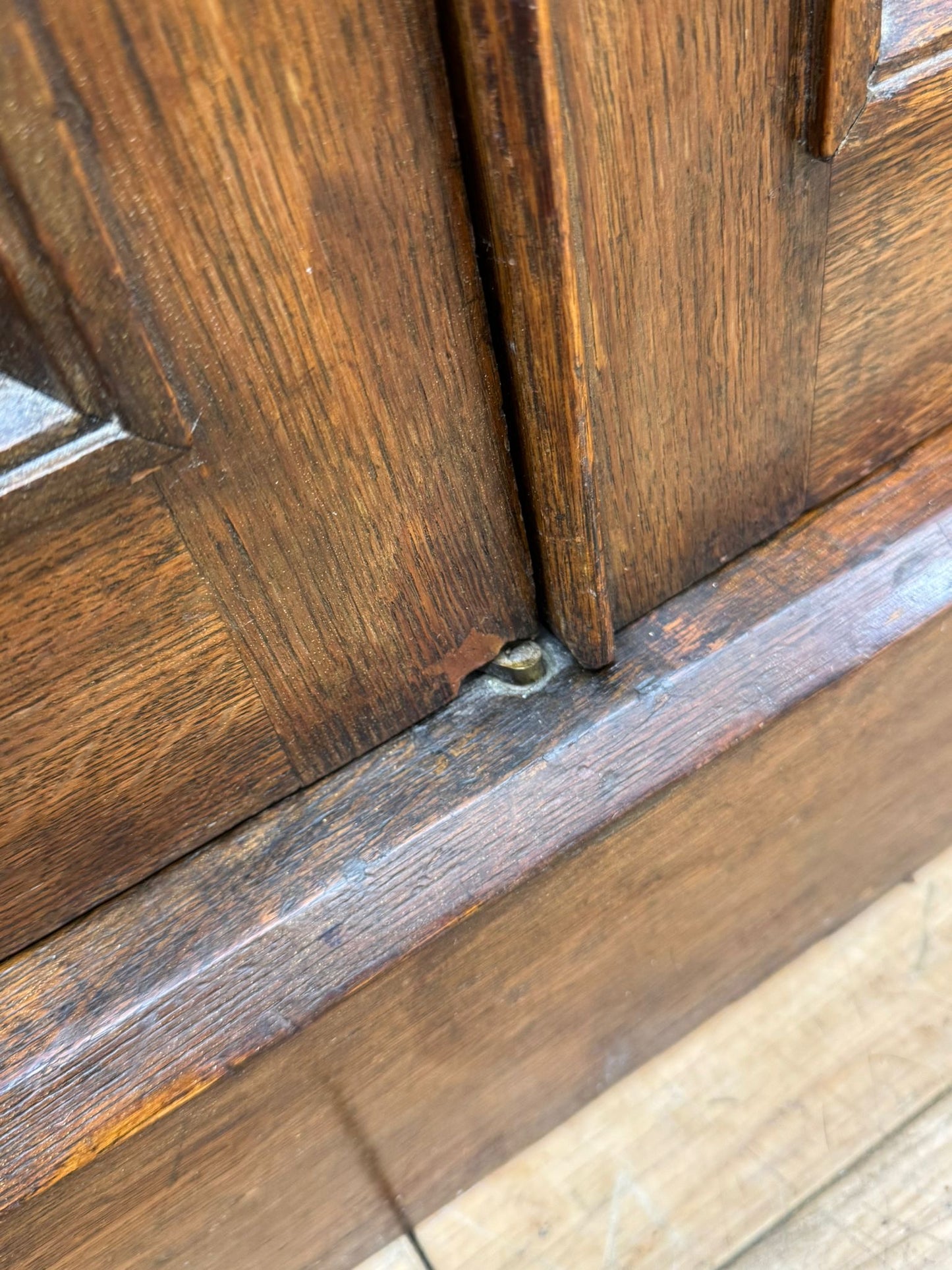 Victorian Oak Sideboard with Fitted Slide-Out Trays / Cupboard Drawers