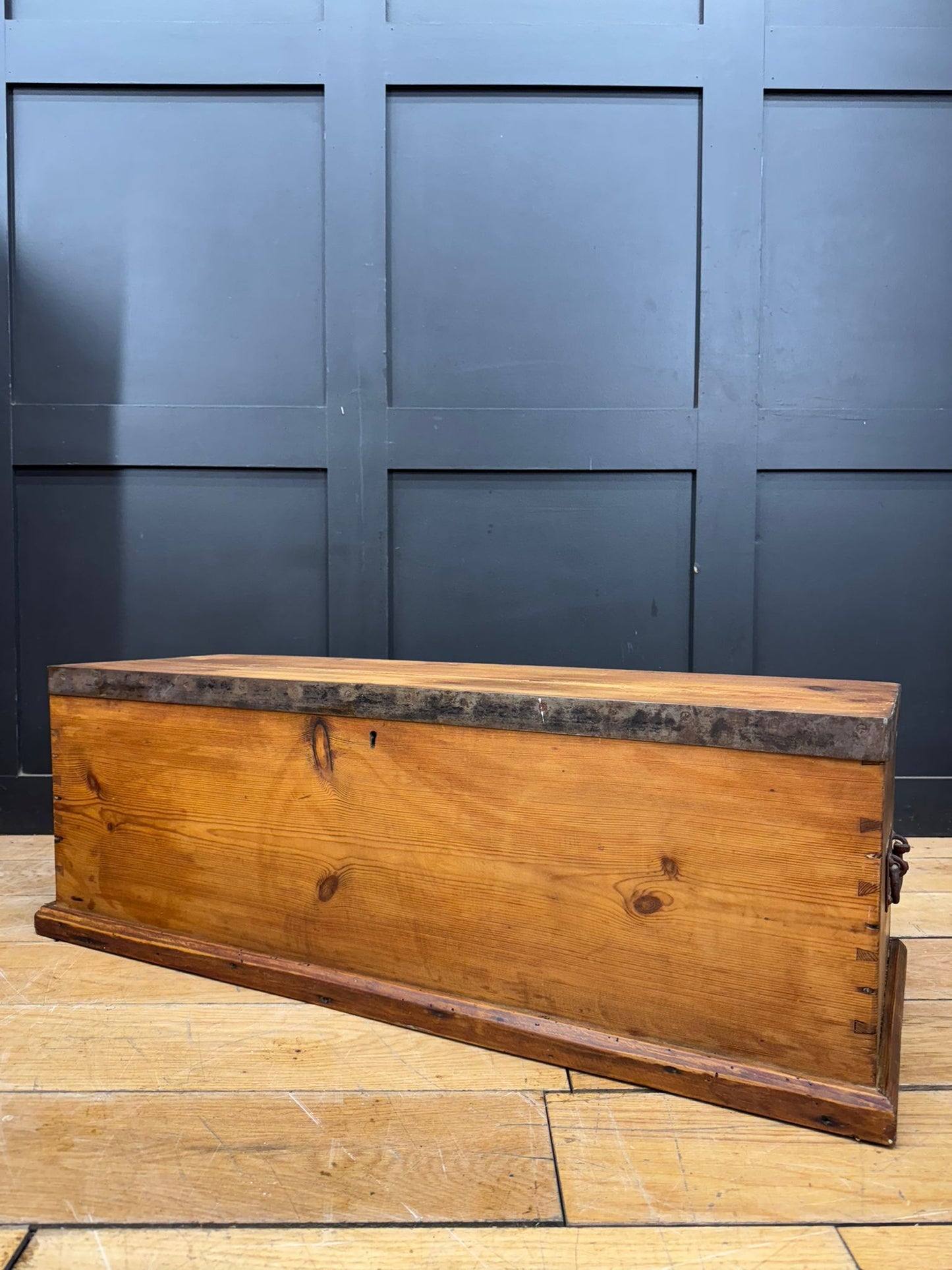 Antique Pine Blanket Chest Trunk Rustic Storage Box / Coffee Table