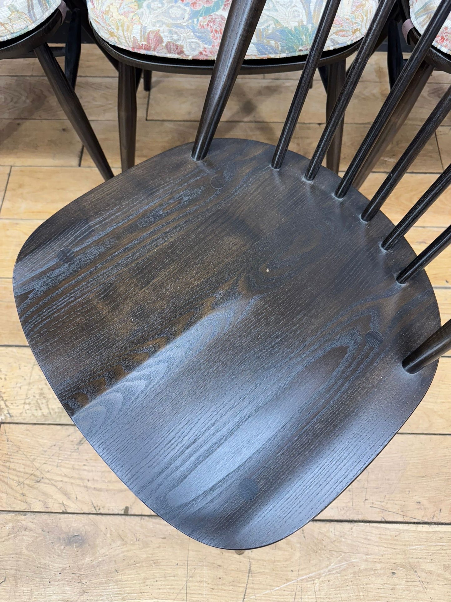 Set of 4 Ercol Quaker Windsor Dining Chairs – Dark Wood & Original Cushions