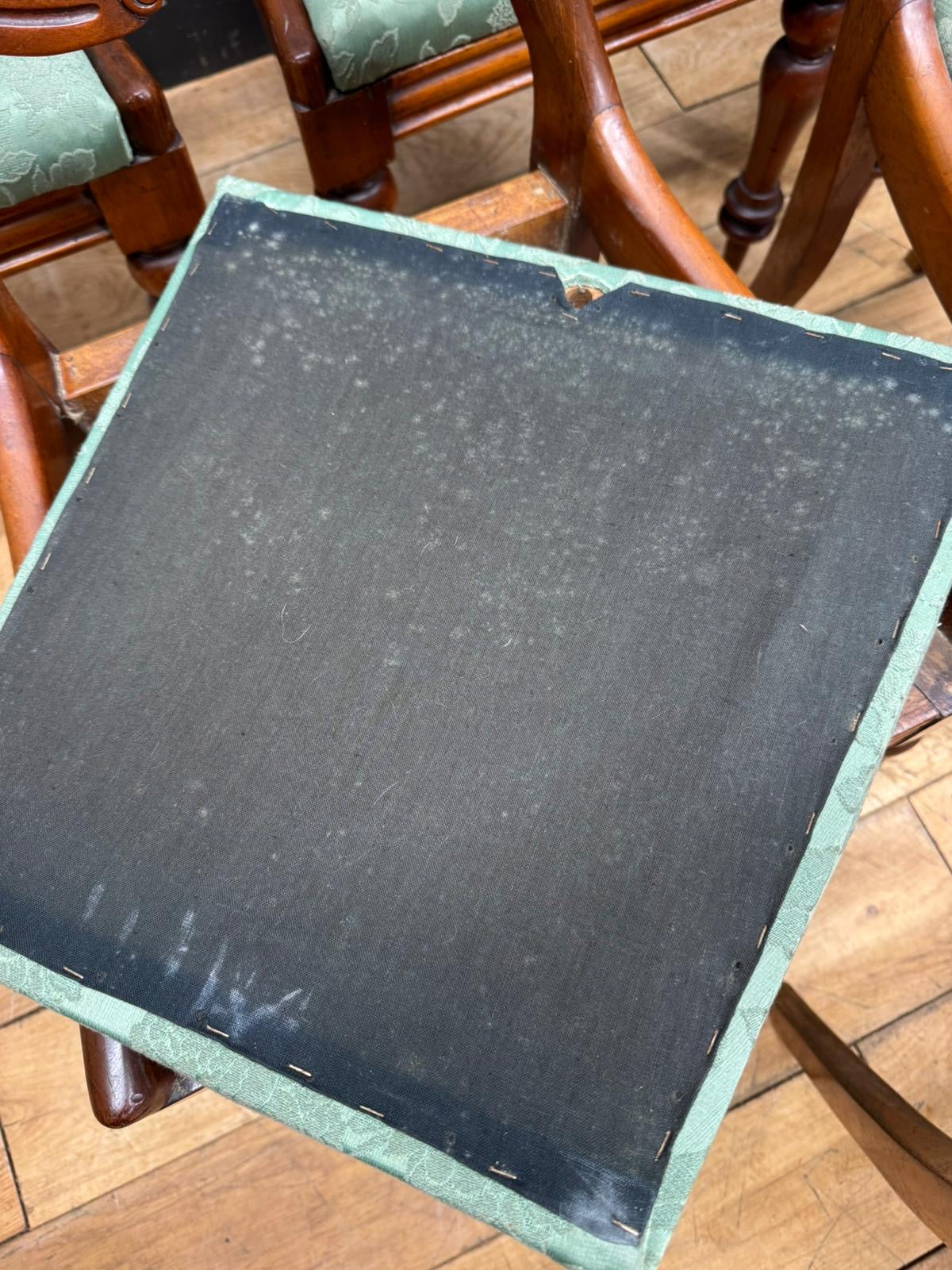 Set of 6 Mid-Victorian Mahogany Balloon Back Dining Chairs – Drop-In Seats