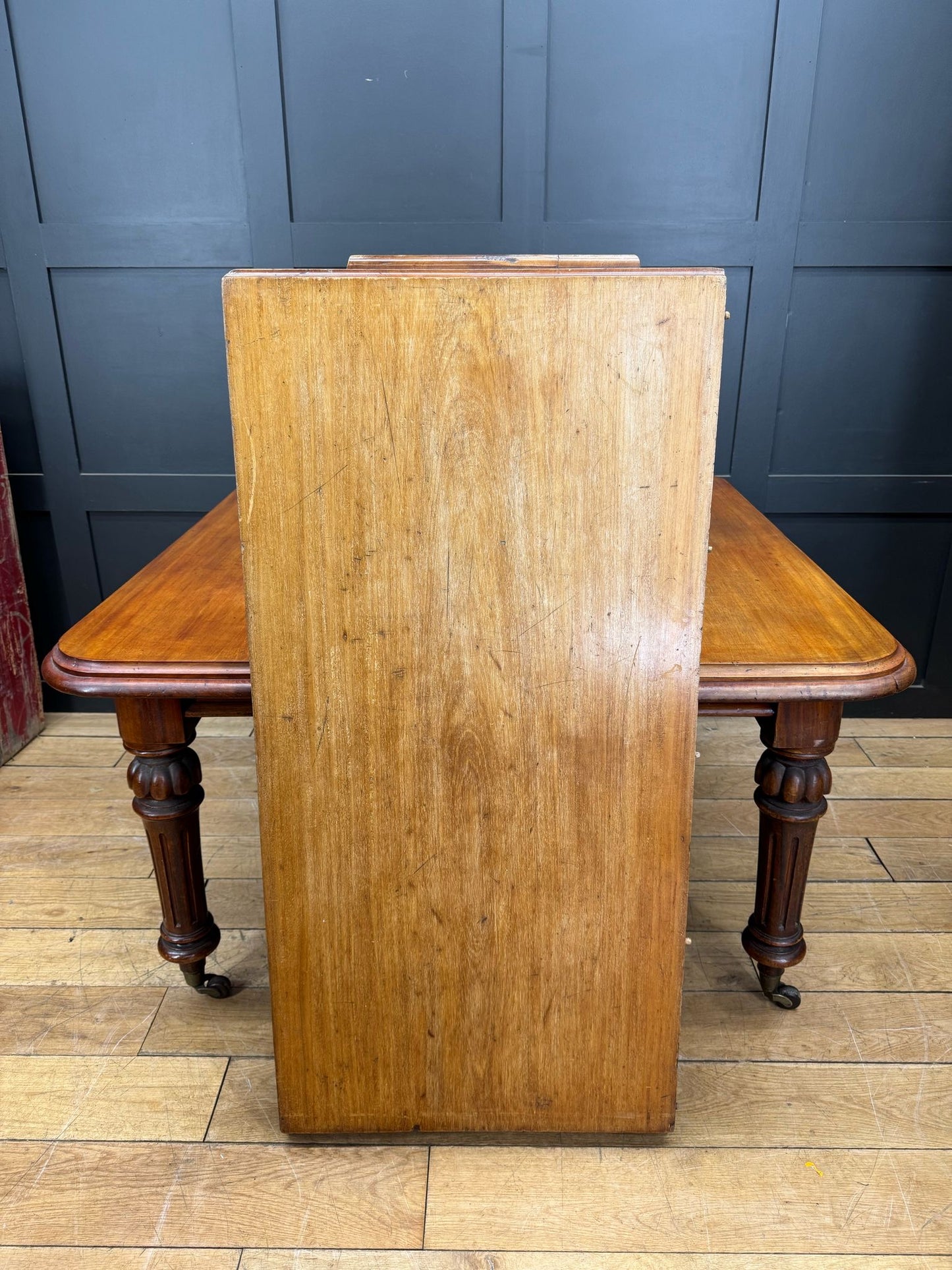 Antique Mahogany Dining Table / Victorian Extending / Kitchen Table