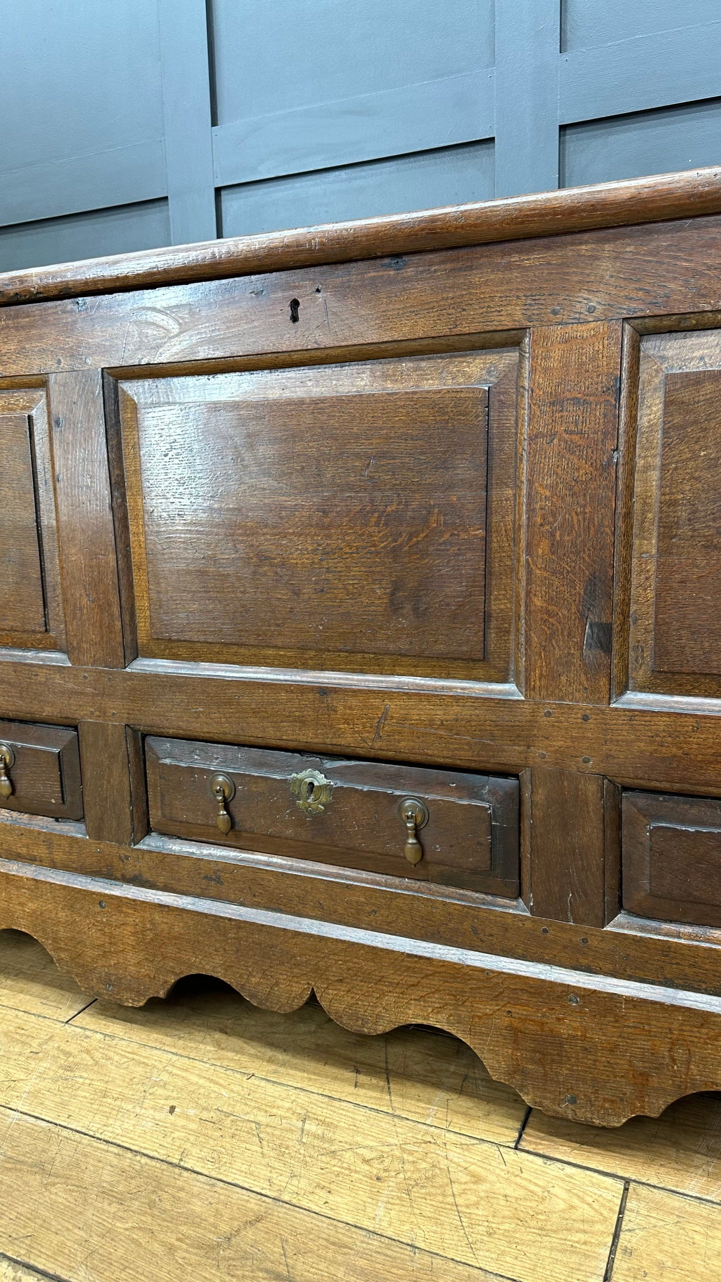 Antique Large Solid Oak Coffer / TV Stand / Antique Mule Chest/  Georgian Chest