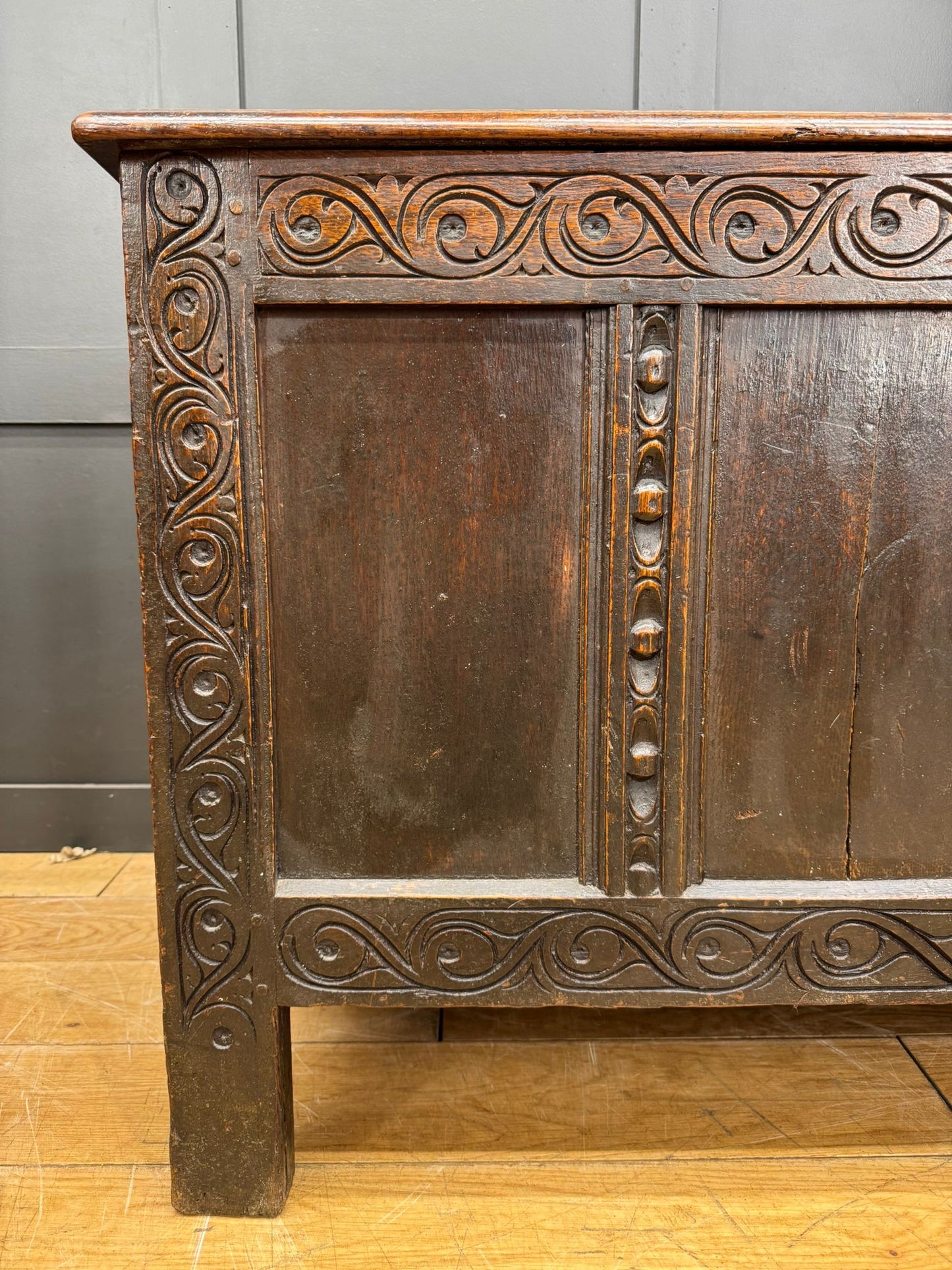 Antique Oak Coffer / 18th.C Antique Mule Chest / Blanket Box Sideboard Tv Stand