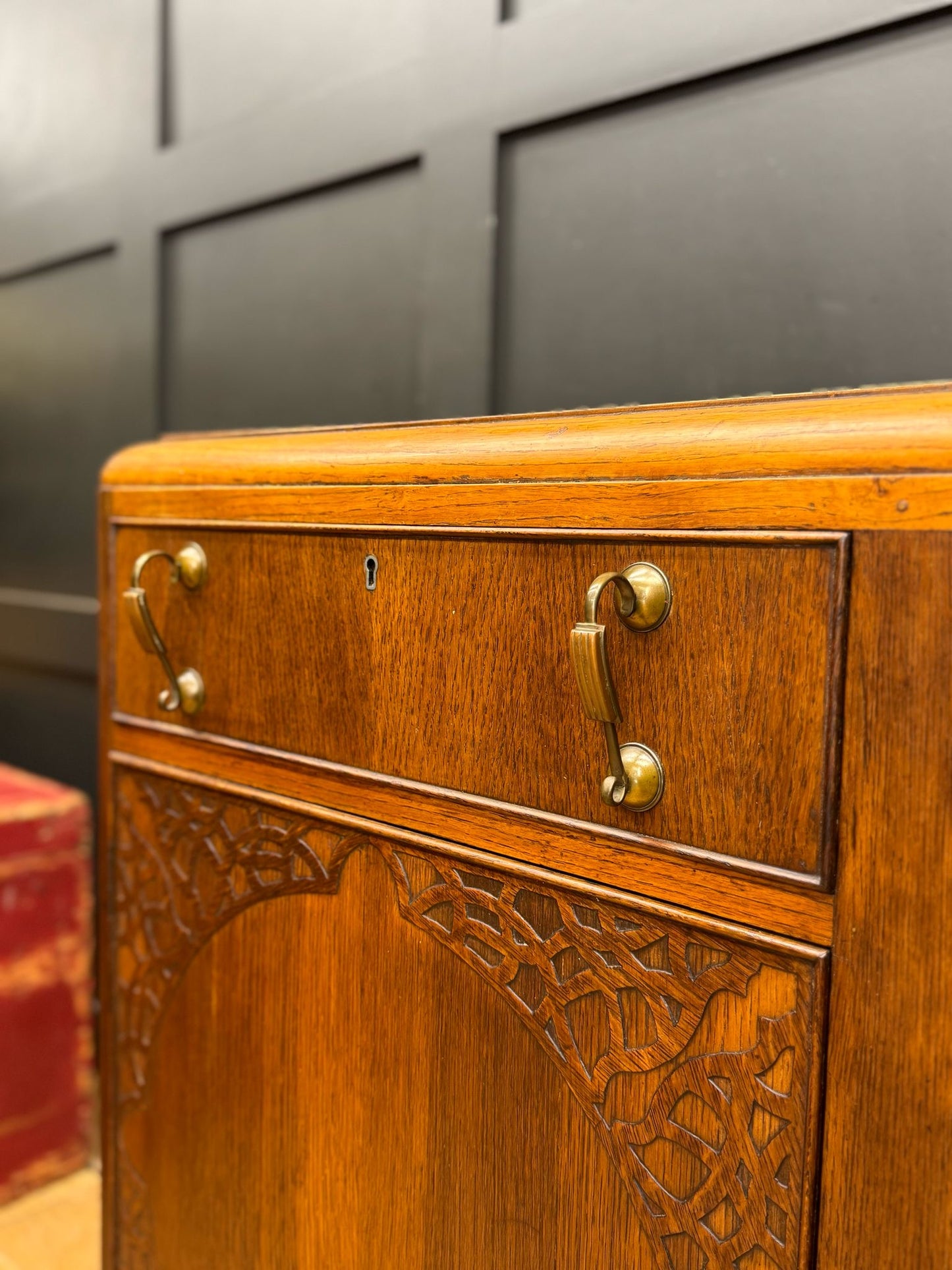 Antique Vintage Oak Sideboard / Drawer Cabinet / Buffet Server / Drinks Cabinet