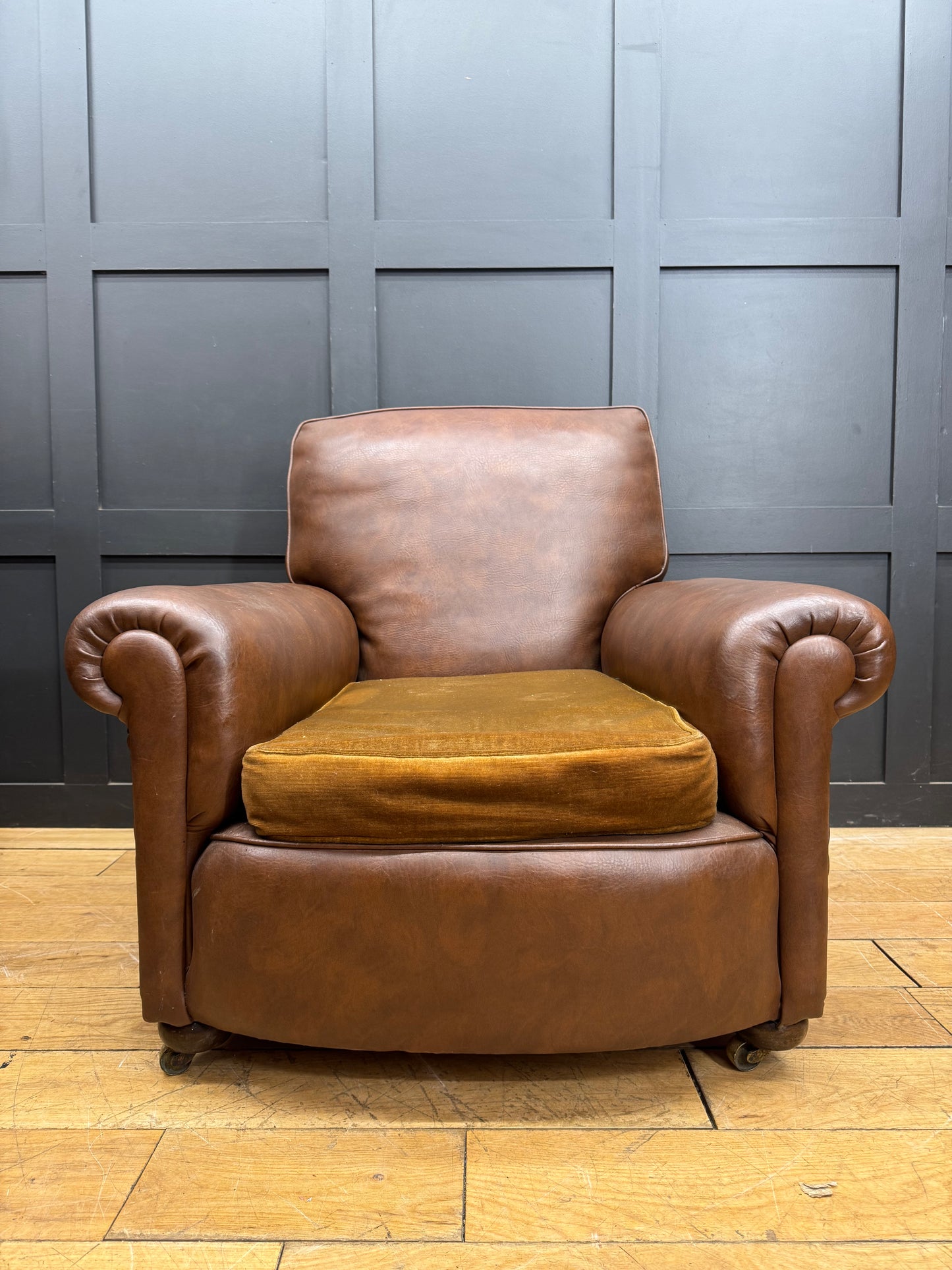 Antique Howard Style Armchair / Club chair / Upholstered chair / Victorian