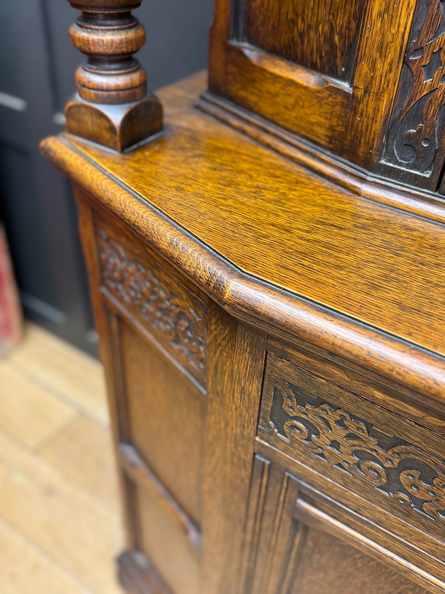 Antique Oak Court Cupboard / Oak Dresser / Cocktail Bar / Oak Cabinet