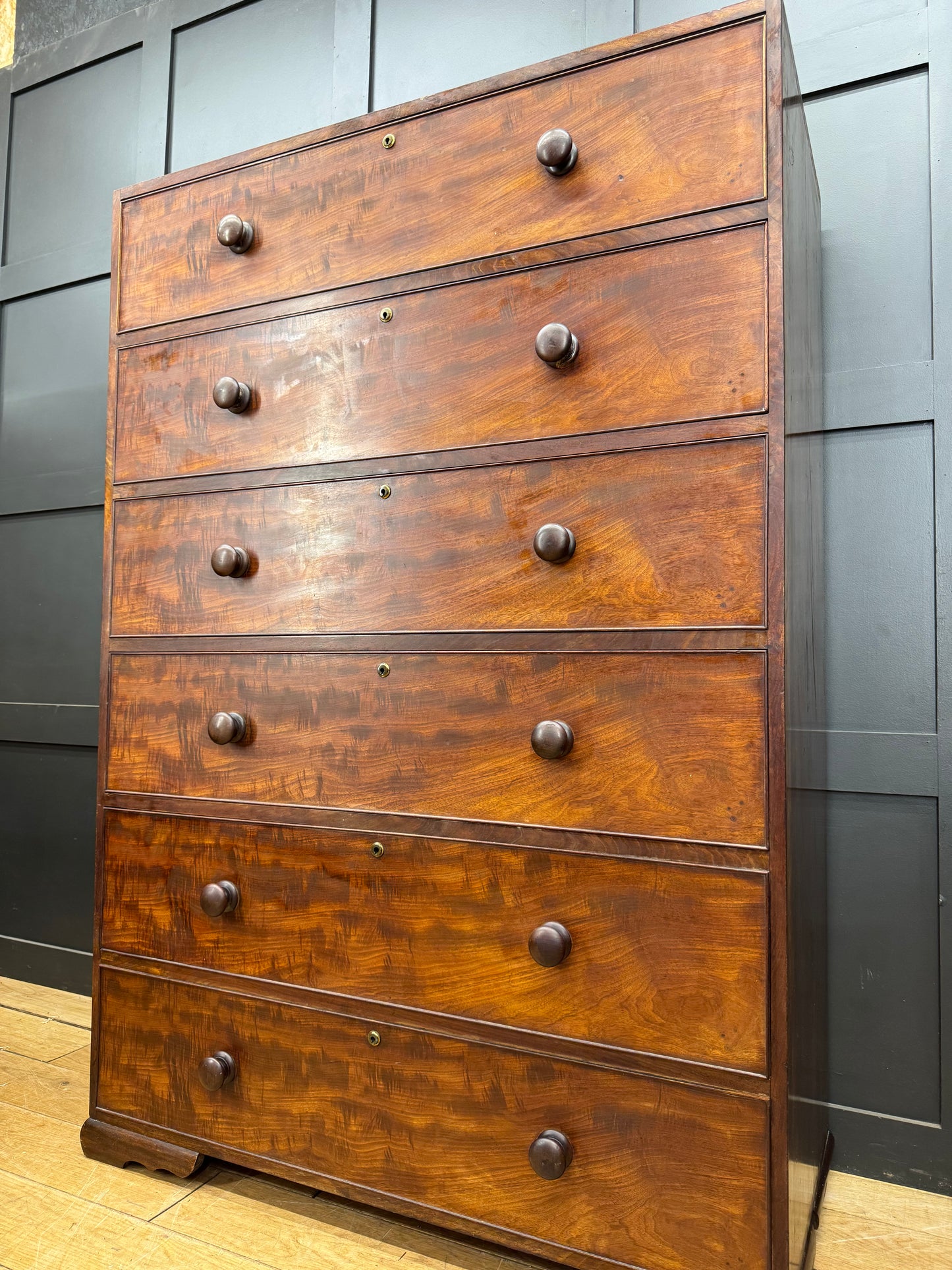 Antique Tall Mahogany Chest Of Drawers / Bedroom Clothes Storage Drawers 19th.C