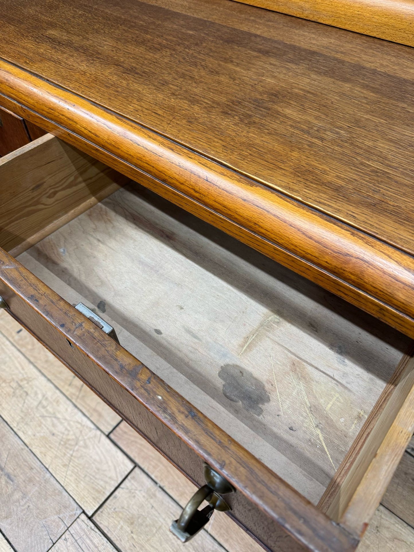 Antique Vintage Oak Sideboard / Drawer Cabinet / Buffet Server / Drinks Cabinet