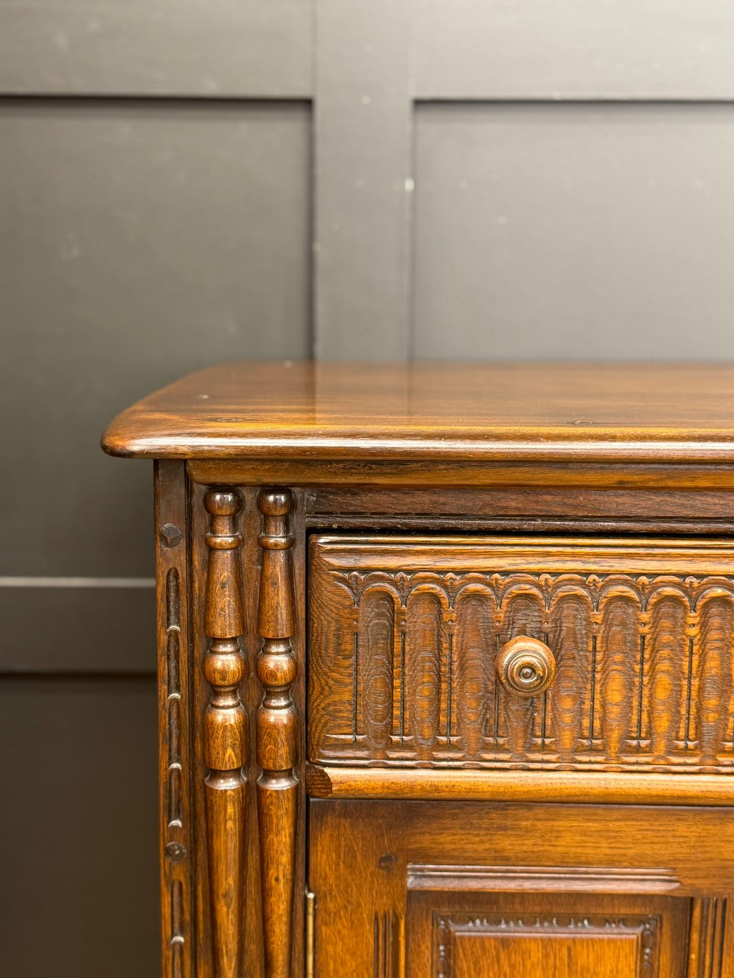 Ercol Old Colonial Large Sideboard – Oak, Carved Panel, Vintage Buffet Cupboard