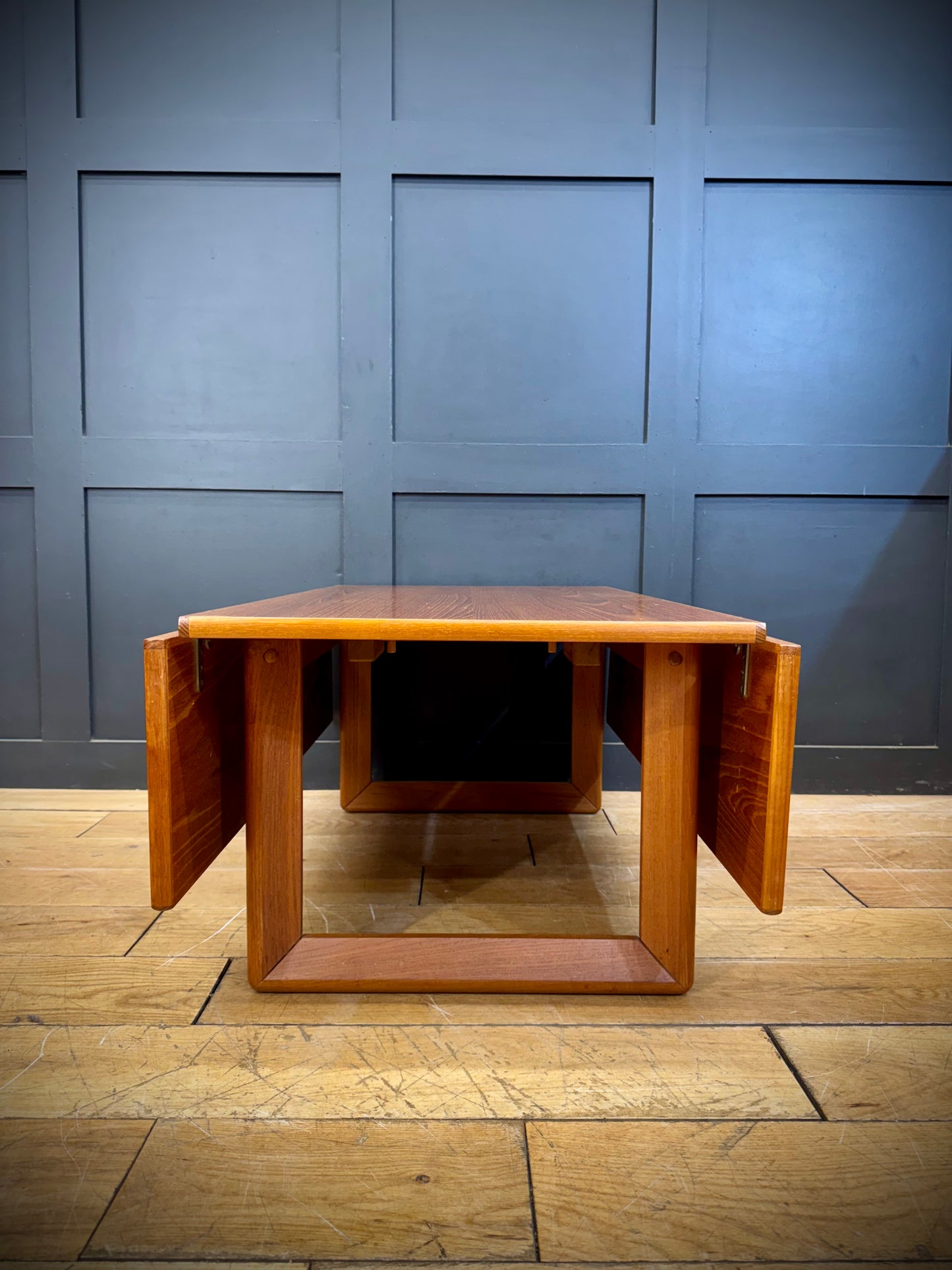 Mid Century Teak Coffee Table / Extending Drop Leaf Coffee Table / D-Scan