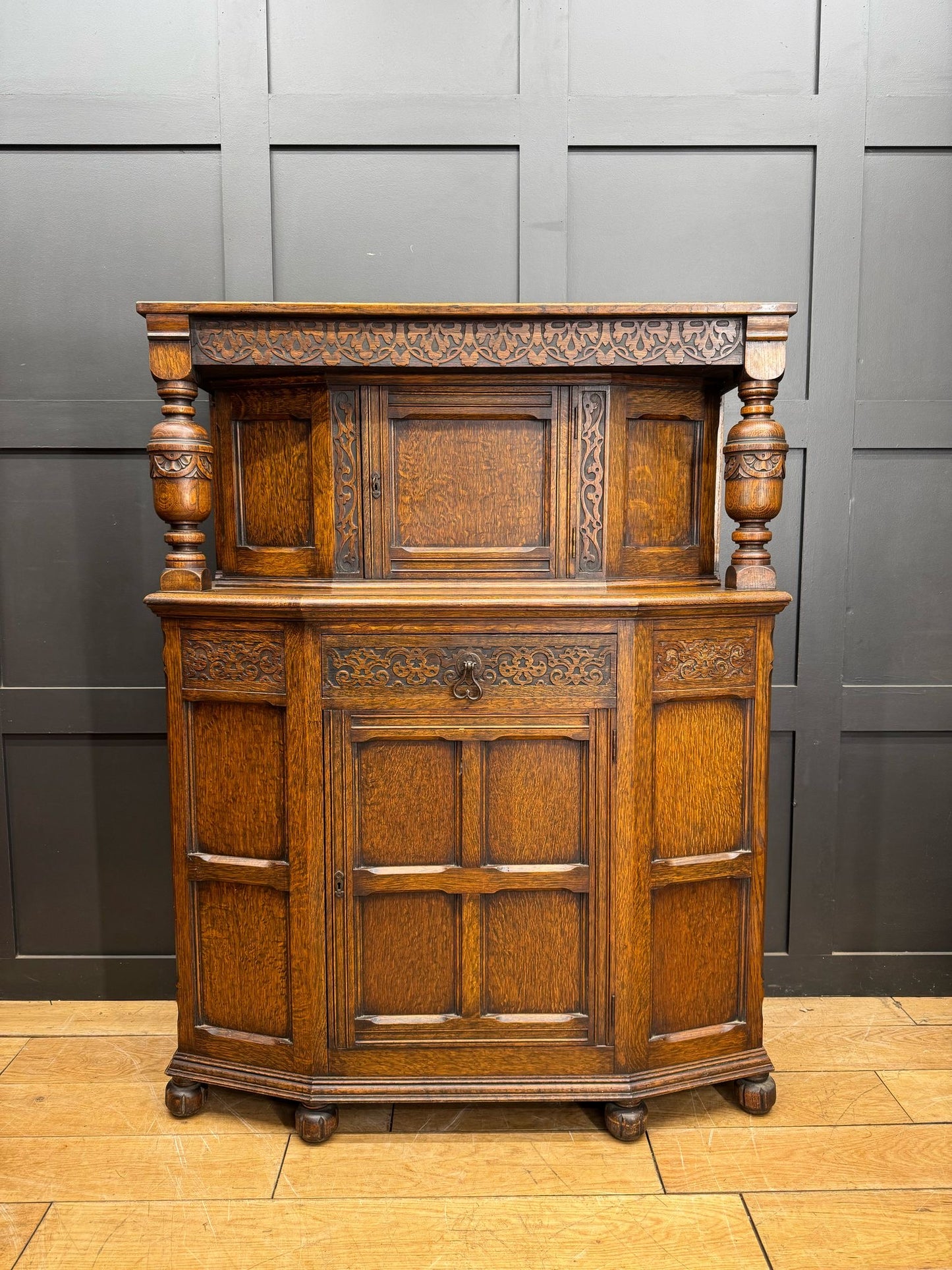 Antique Oak Court Cupboard / Oak Dresser / Cocktail Bar / Oak Cabinet