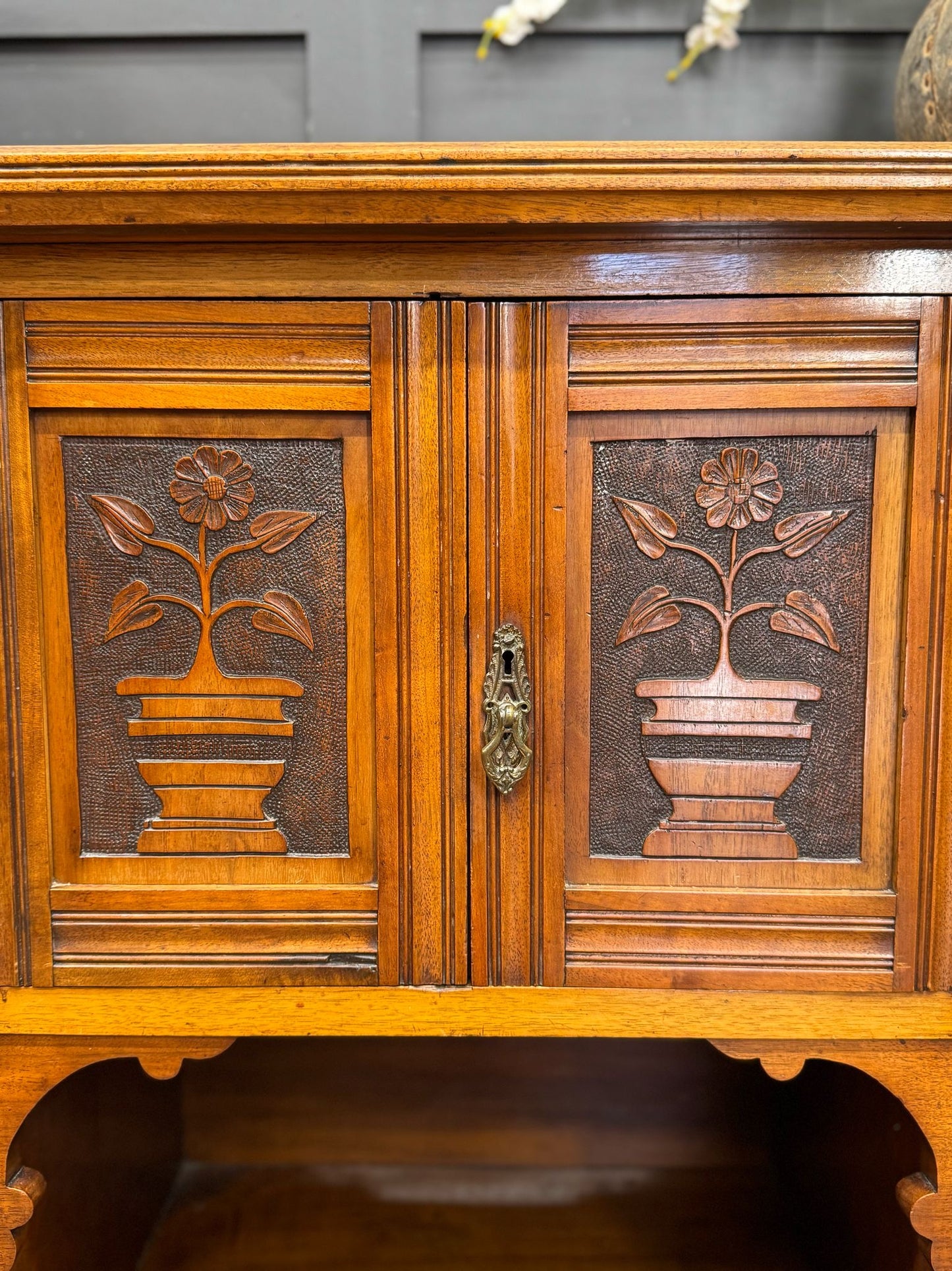 Antique Walnut Sideboard / Drawer Cabinet / Buffet Server / Drinks Cabinet