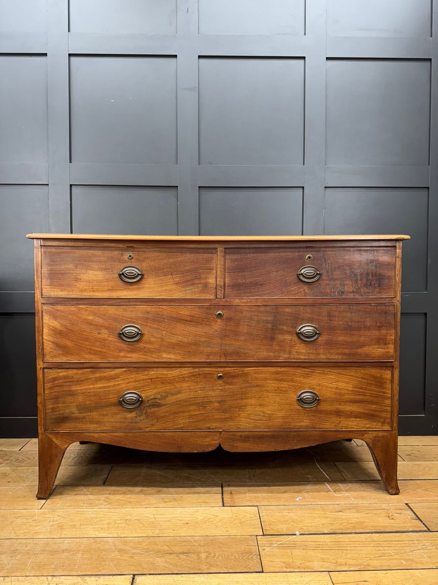 Antique Georgian Mahogany Bow Front Chest of Drawers / Bedroom Storage