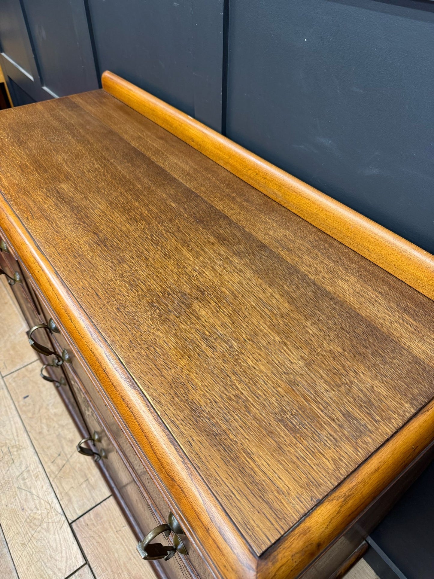 Antique Vintage Oak Sideboard / Drawer Cabinet / Buffet Server / Drinks Cabinet