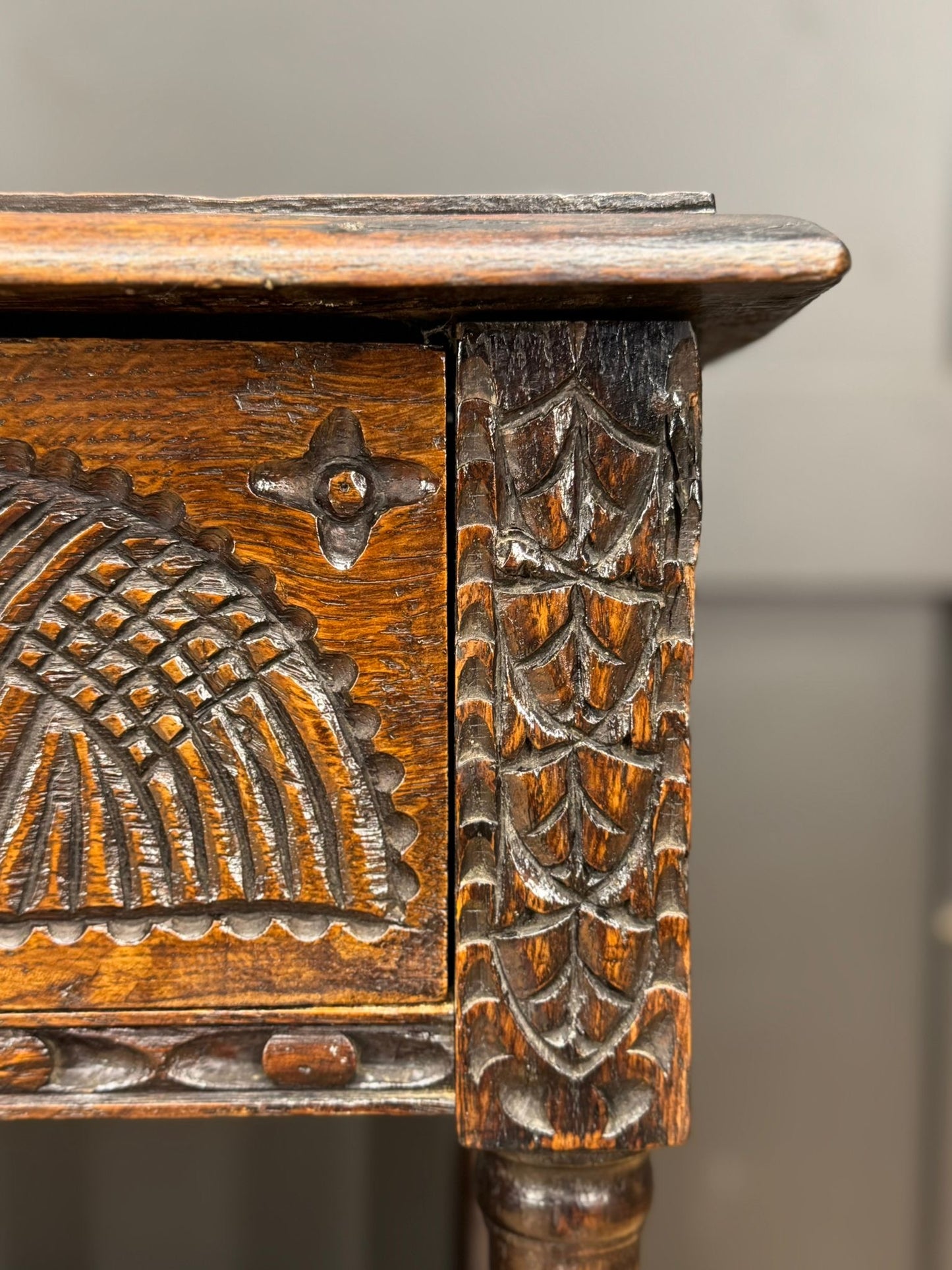Antique 18th Century Carved Oak Lowboy Table Sideboard Console c.1700s