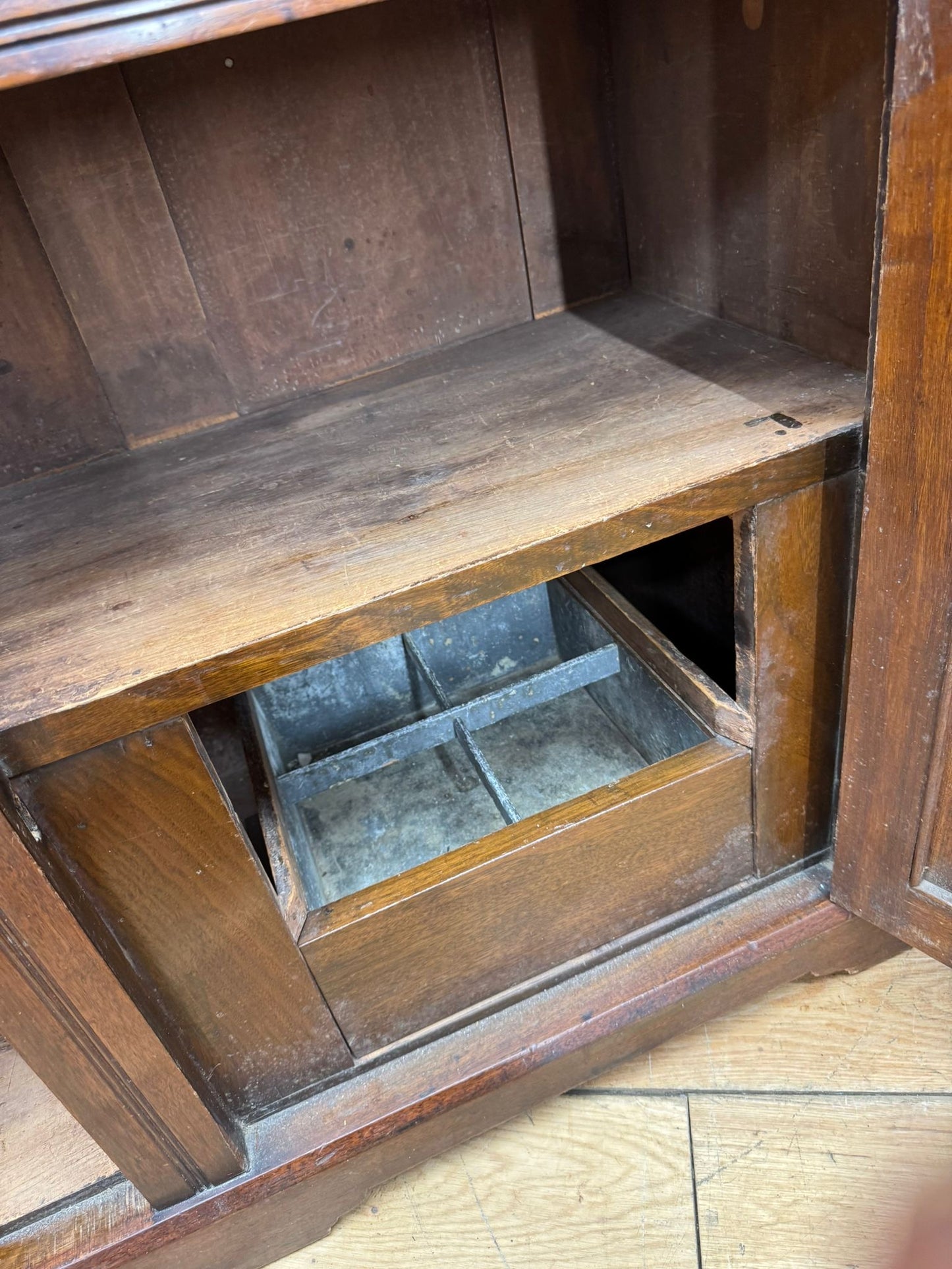 Edwardian Walnut Mirrored Sideboard with Carved Detail