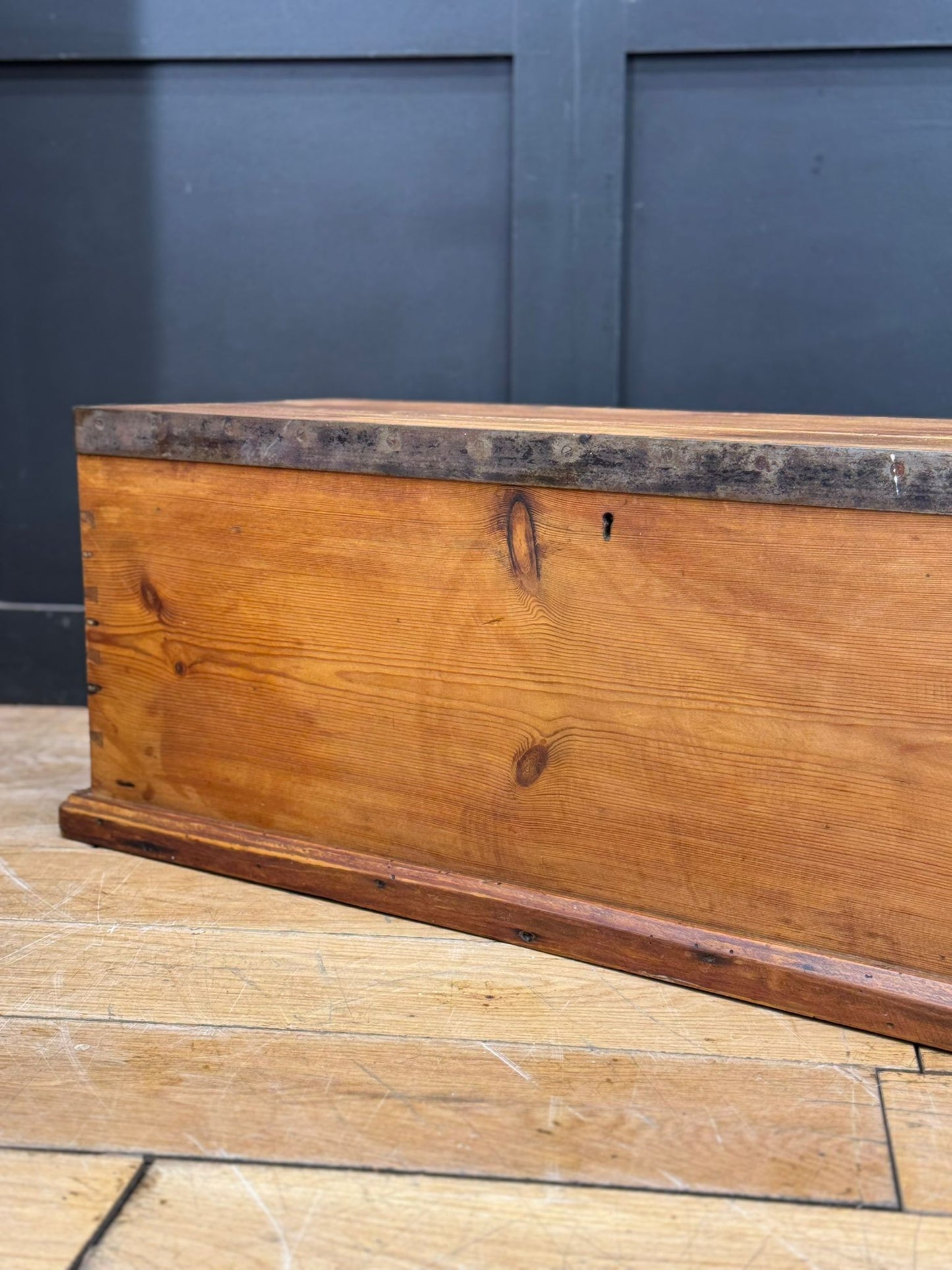 Antique Pine Blanket Chest Trunk Rustic Storage Box / Coffee Table