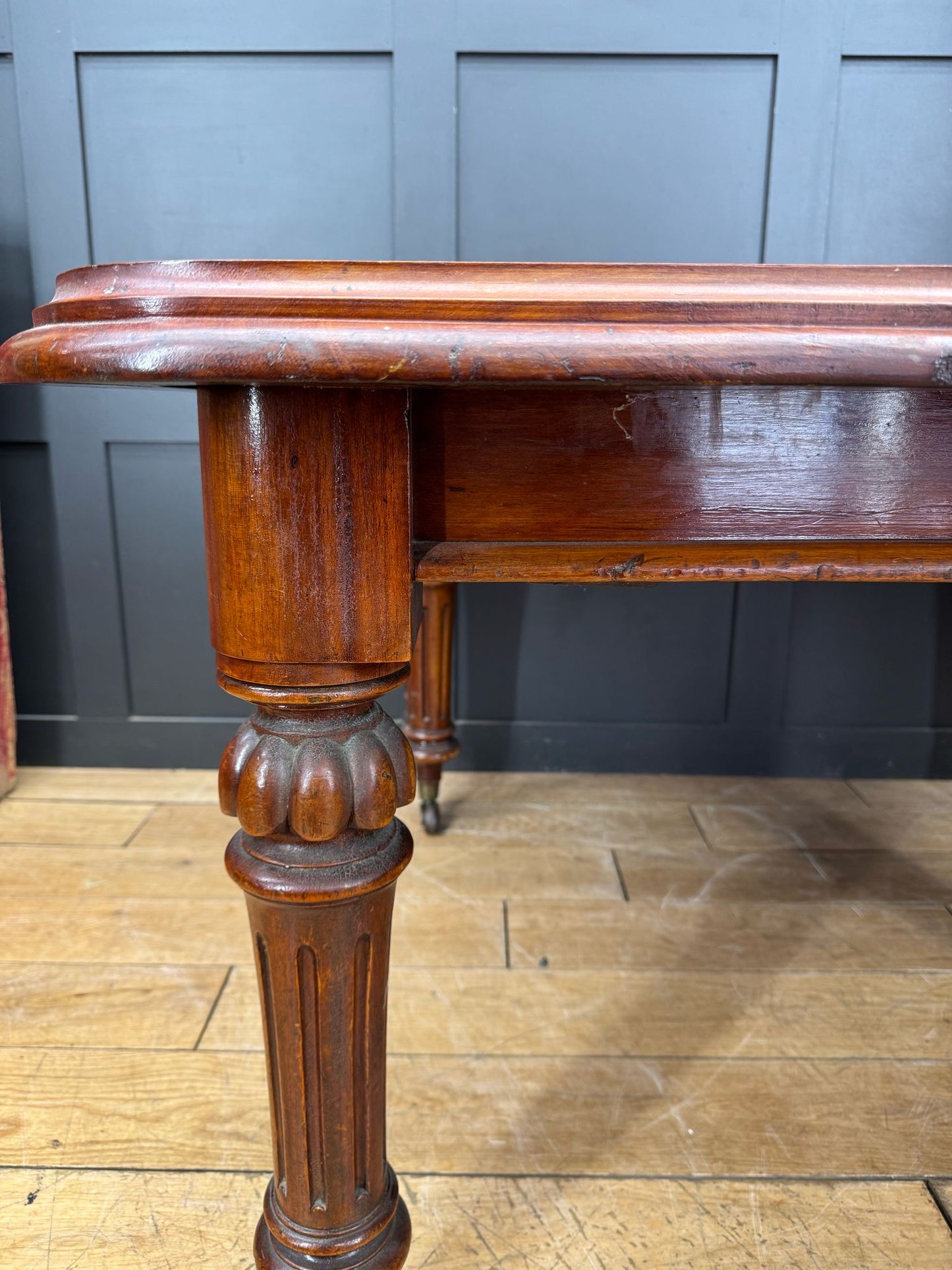 Antique Mahogany Dining Table / Victorian Extending / Kitchen Table