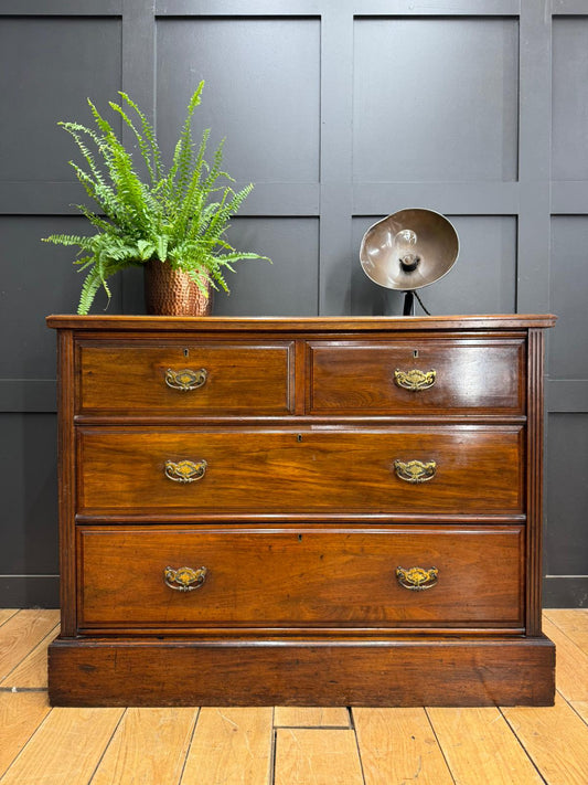 Antique Mahogany Chest of Drawers / Victorian Chest / Bedroom Storage
