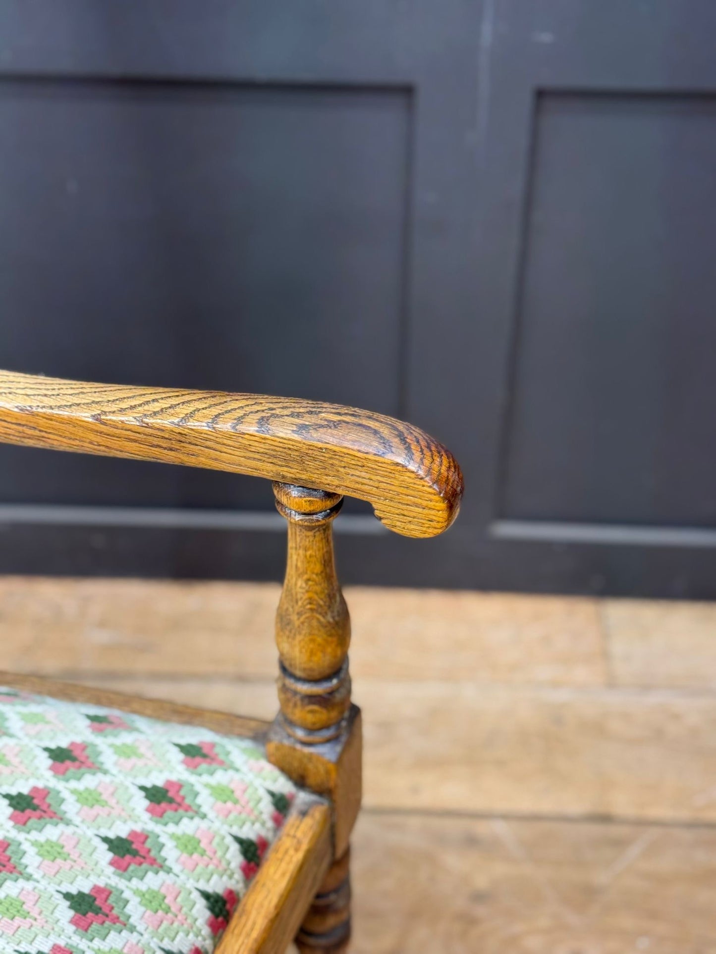 Antique Oak Carver Chair – Late Victorian Dining Chair with Carved Detail