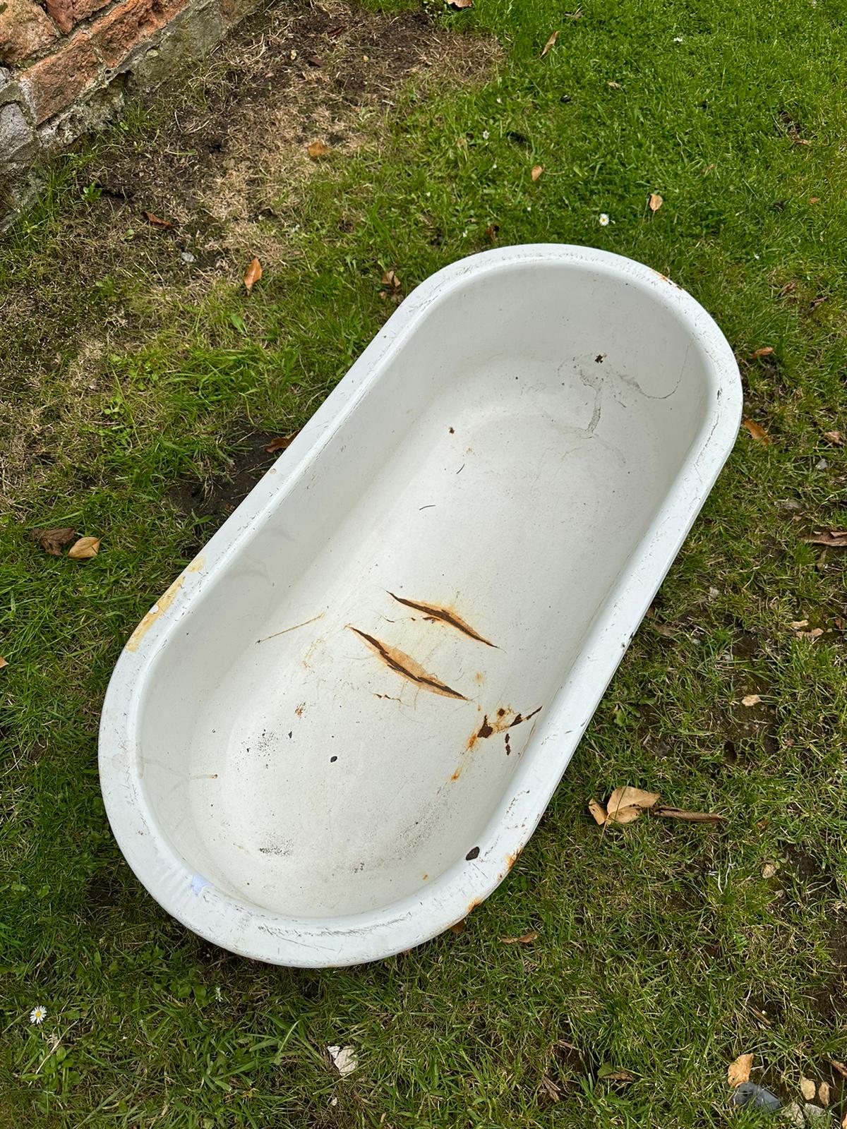 Vintage Enamelled Baby bath / Garden Planter / Herb Patio Plant Pot Planter B