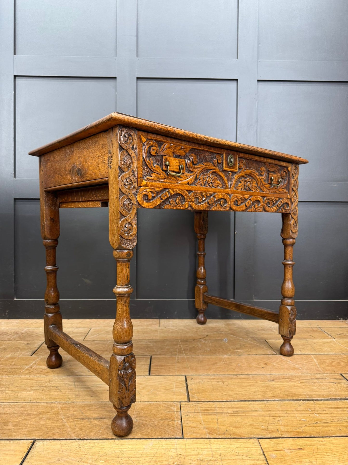 Antique Carved Oak Side Table with Drawer / Occasional Lamp Hall Table