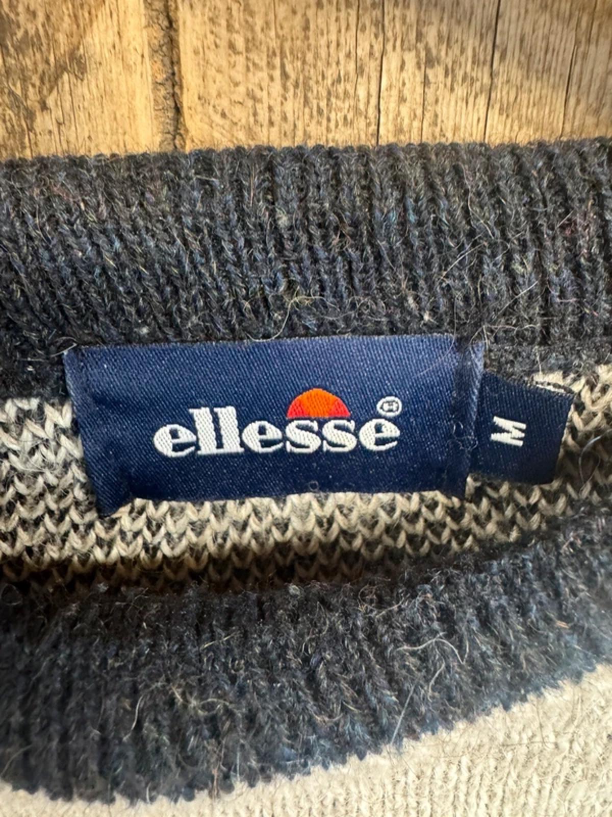 Original 1990s vintage Ellesse spell out jumper sweater medium