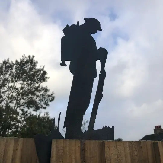 Small Metal Soldier Garden Decoration Black RW NORFOLK