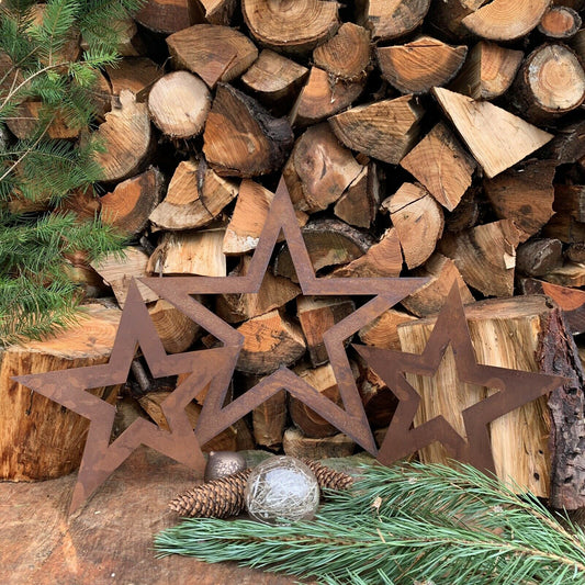 3x rusty metal stars
