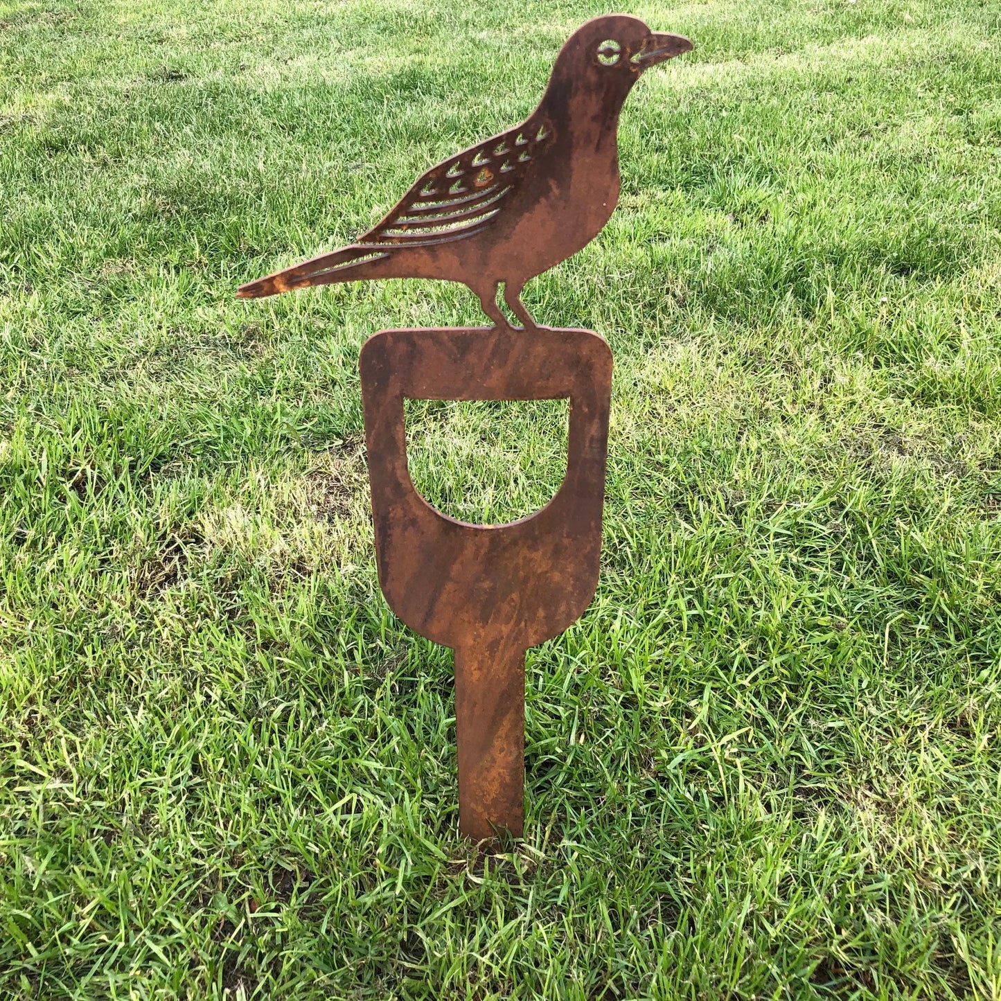 Rusty Metal Blackbird On A Spade Garden Decoration RW NORFOLK