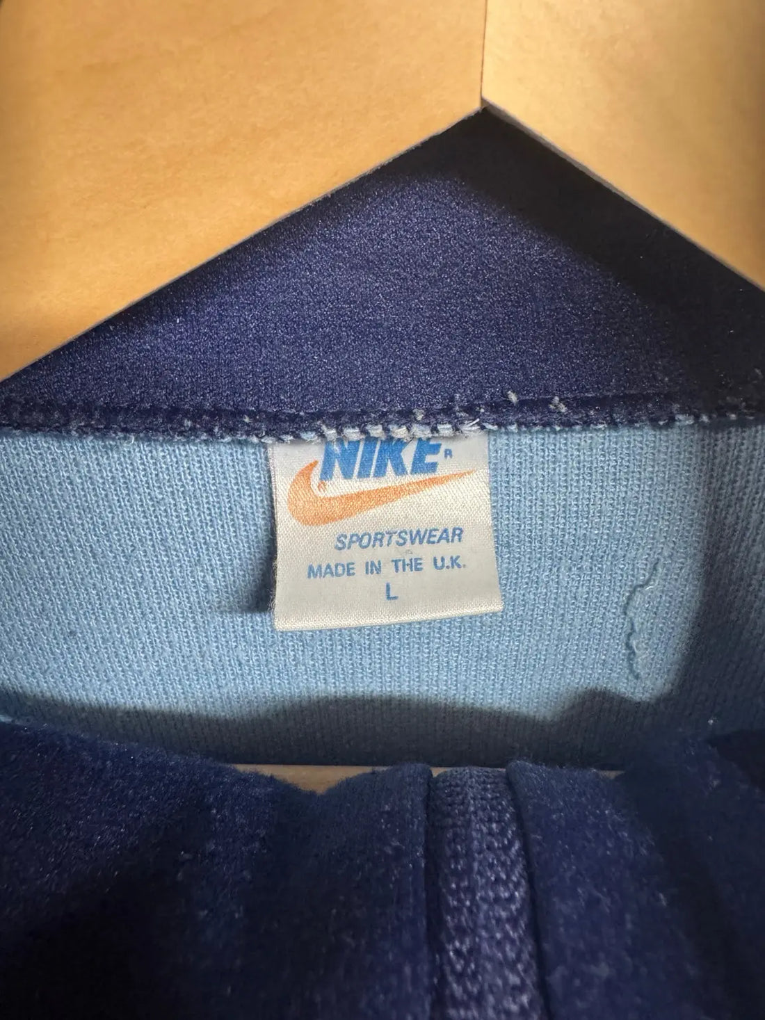 How to Date Vintage Nike Clothing by the Label