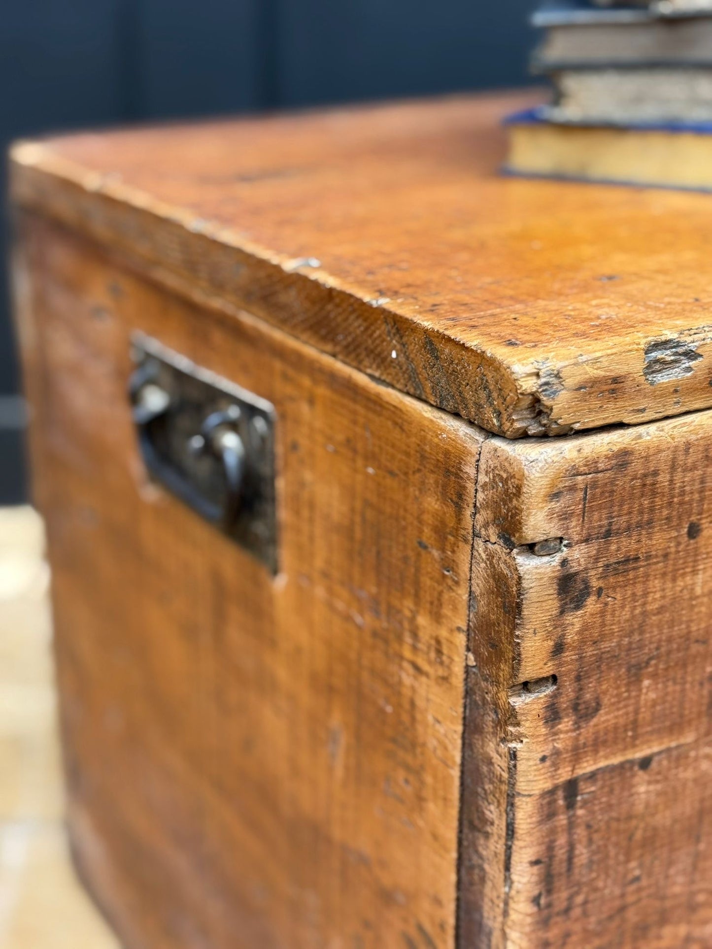 Antique Pine Storage Chest – Rustic Blanket Box / Coffee Table Trunk