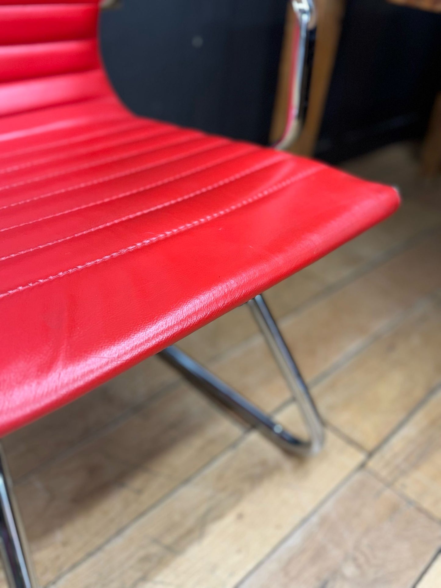 Pair Of Mid Century Style Chairs / Eames Style Chrome And Leather Chairs Seating