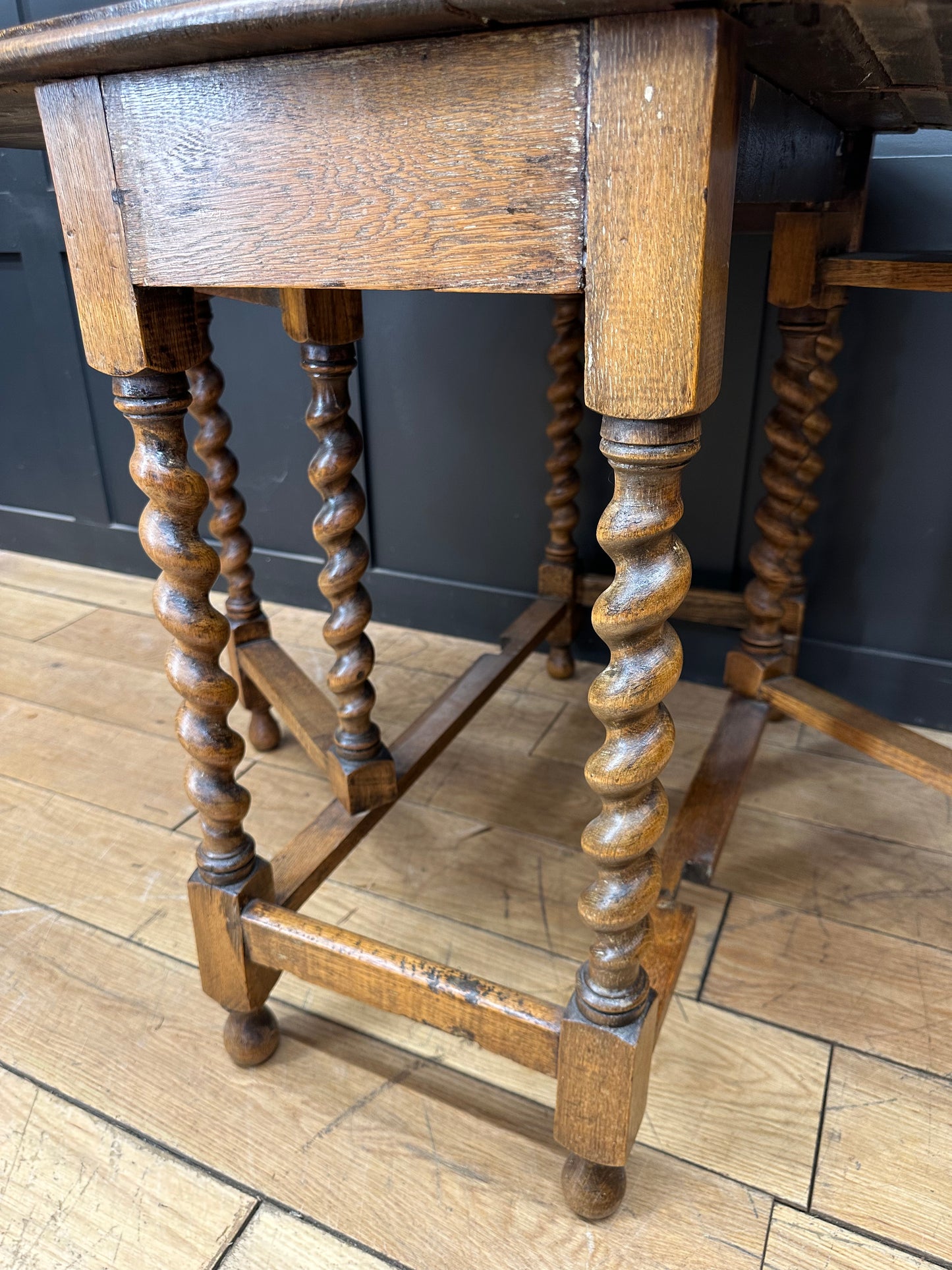 Antique Honey Oak Table / Extending Drop Leaf Occasional Table / Sideboard