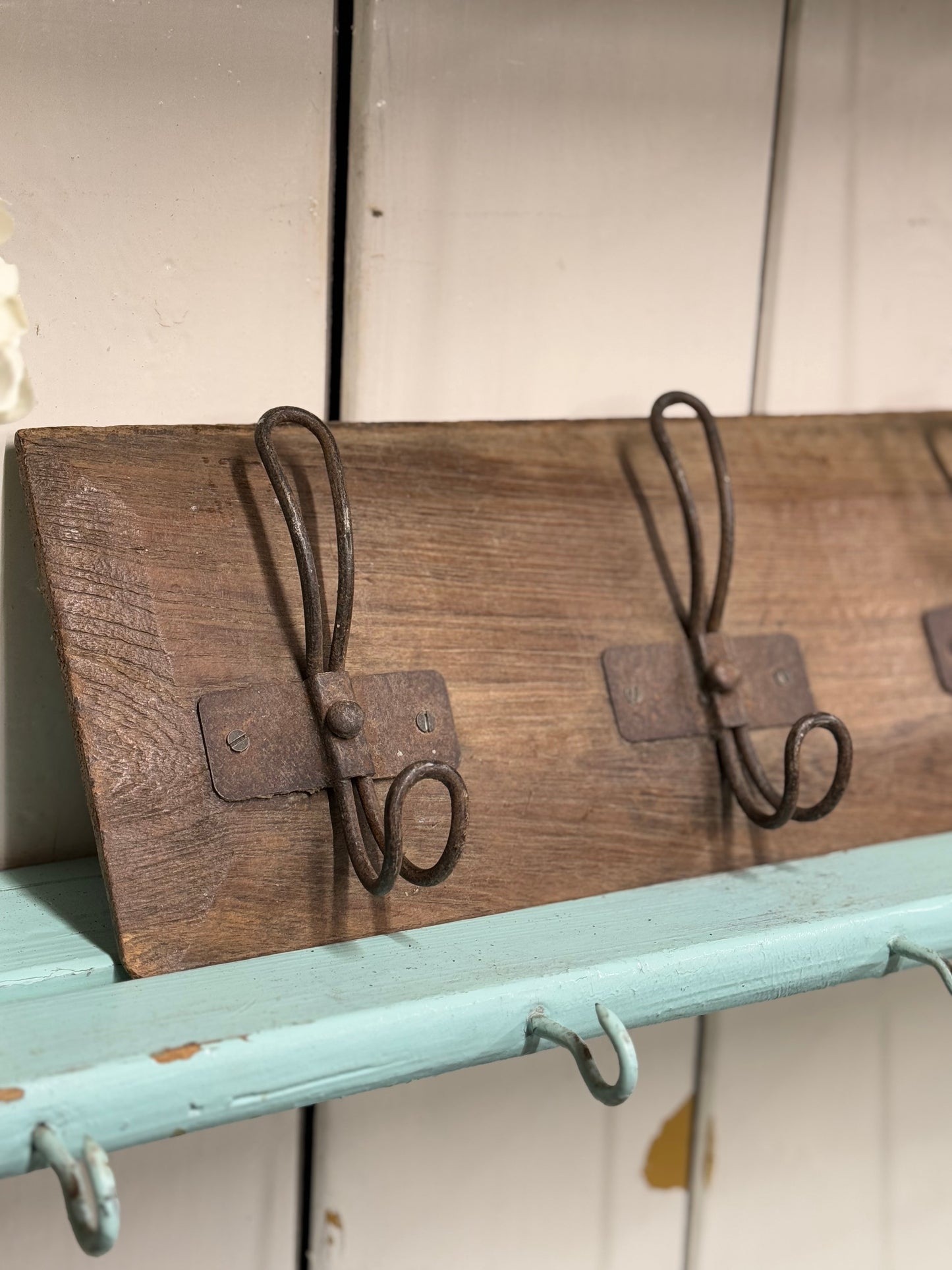 Reclaimed Wooden Coat Hooks / Vintage Rustic Coat Pegs / 4 Hook Coat Hat Rack O