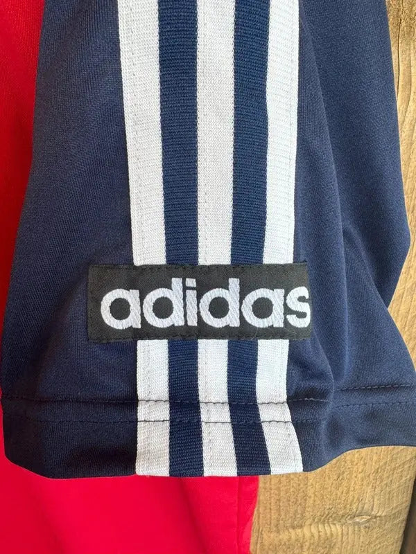 Original early 90s  Vintage Adidas t-shirt Medium 90s Y2K Medium #410