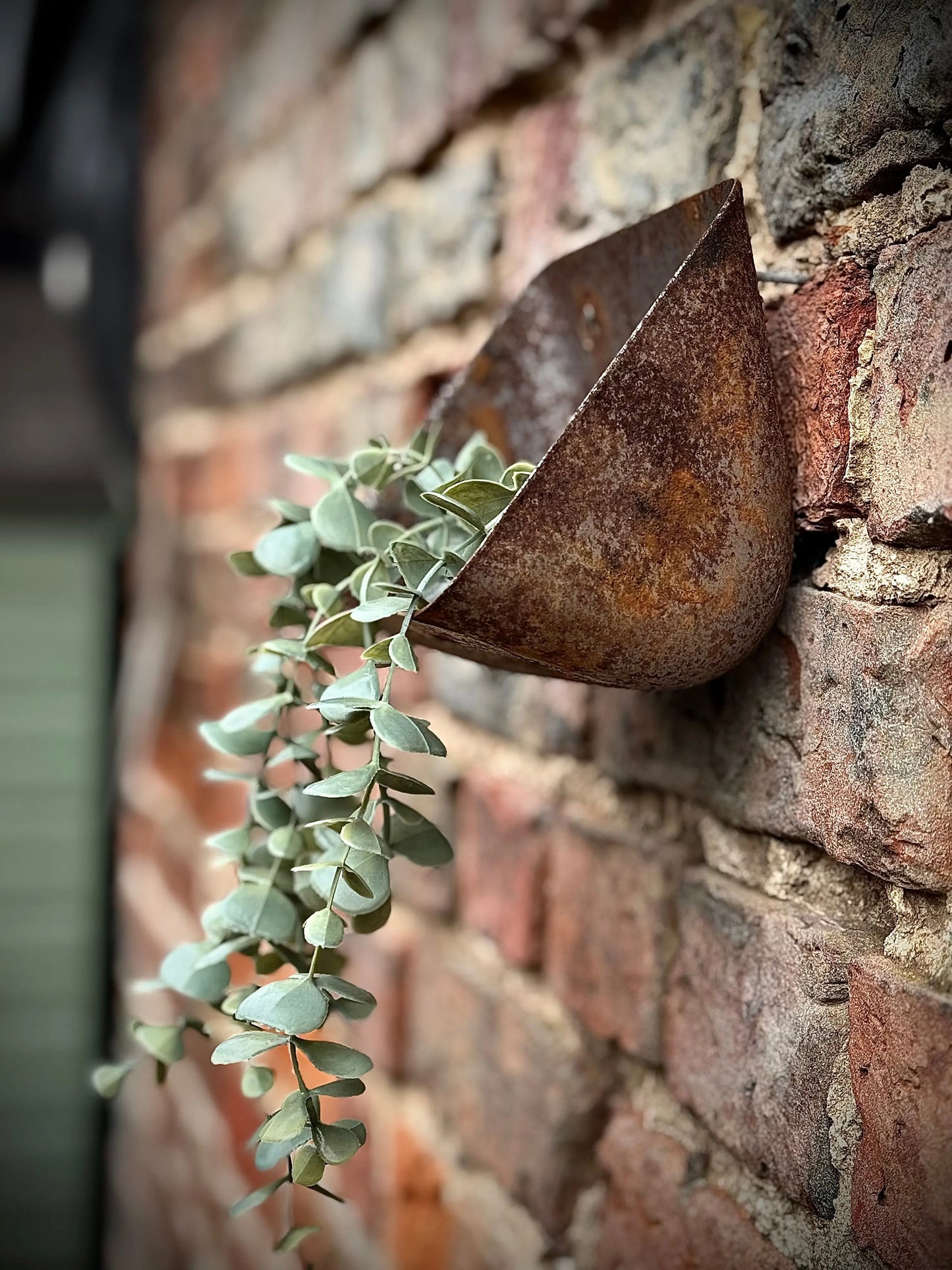 mounted plant pot Vintage Rusty Metal Wall Mounted Planter / Herb Planter / Plant Pot / – RUSTIC WAREHOUSE NORFOLK