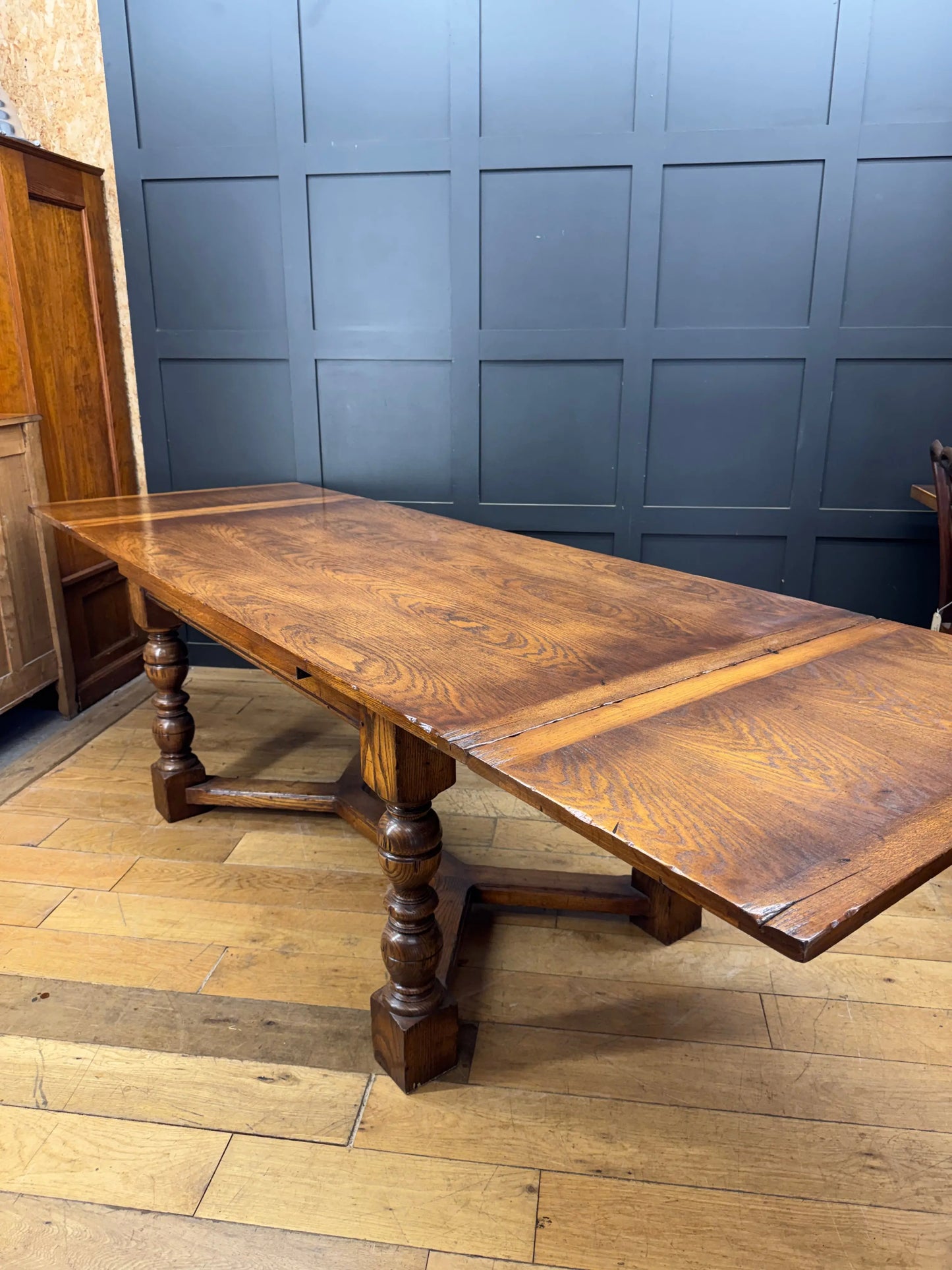 Large Vintage Oak Extending Refectory Dining Kitchen Table with Draw Leaf 275cm