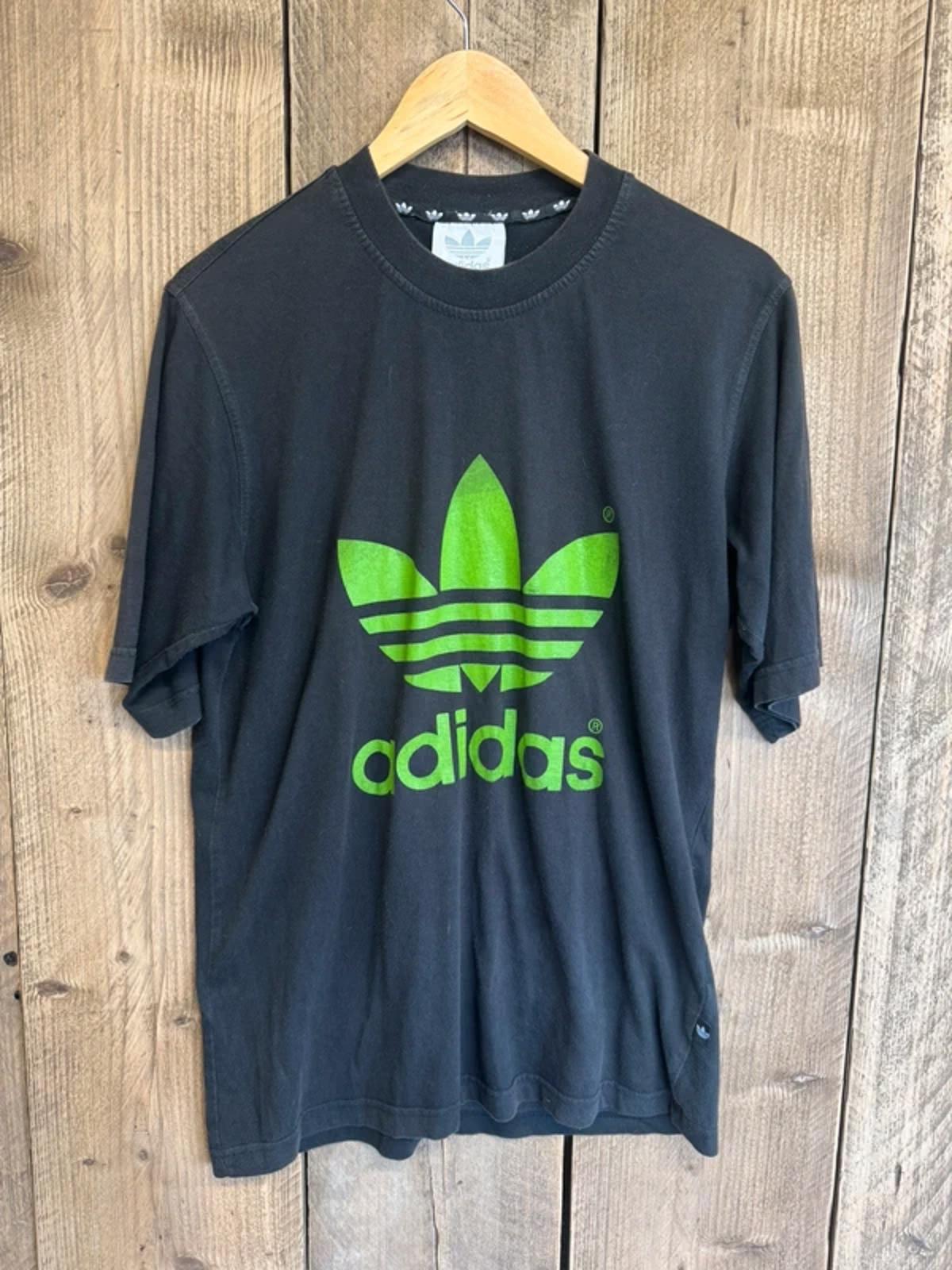Vintage 1990s Adidas Men’s T-Shirt top Large