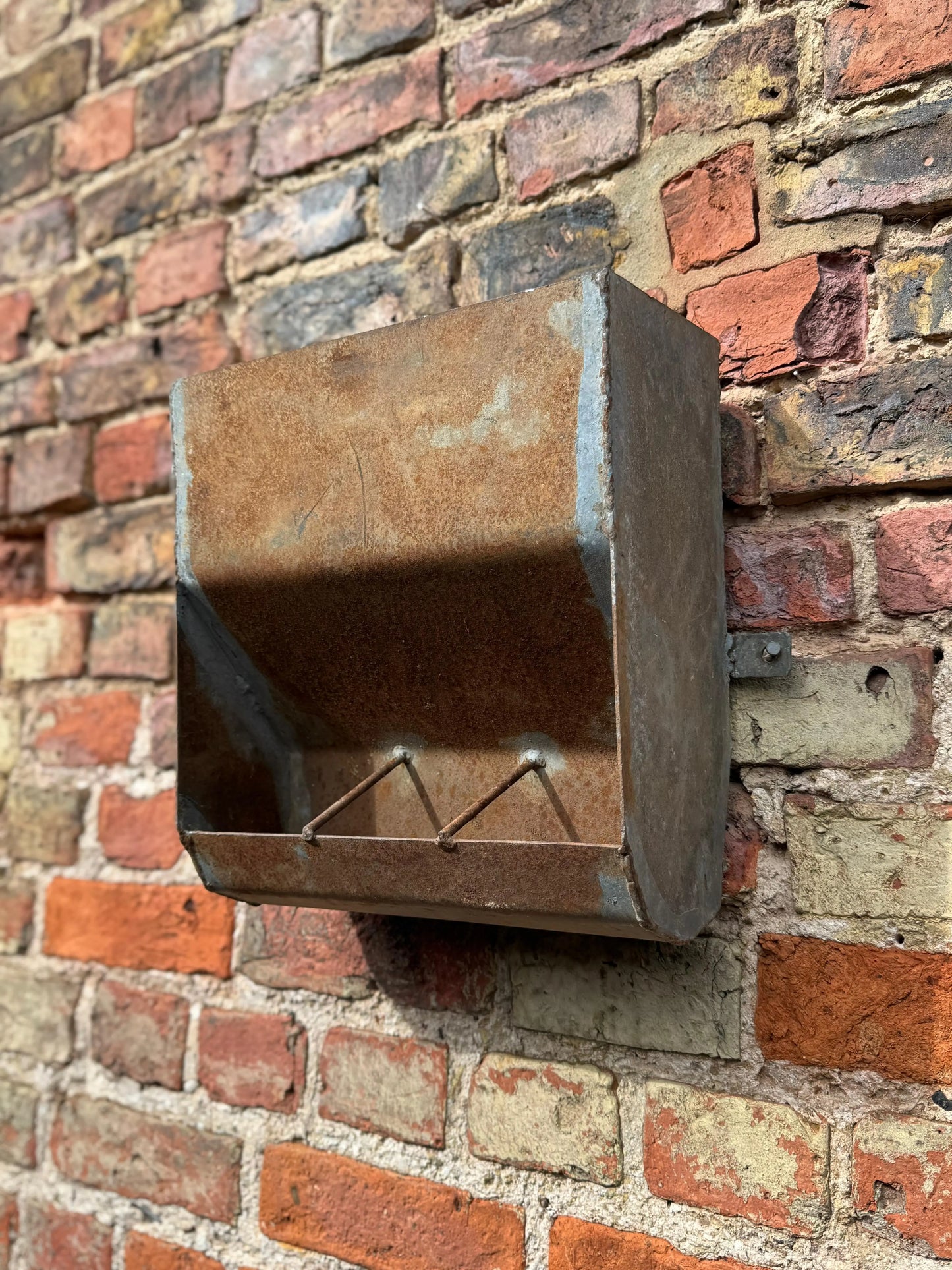 Vintage Wall Mounted Metal Planter Rustic Garden Herb Flower Holder Plant Pot RUSTIC WAREHOUSE NORFOLK