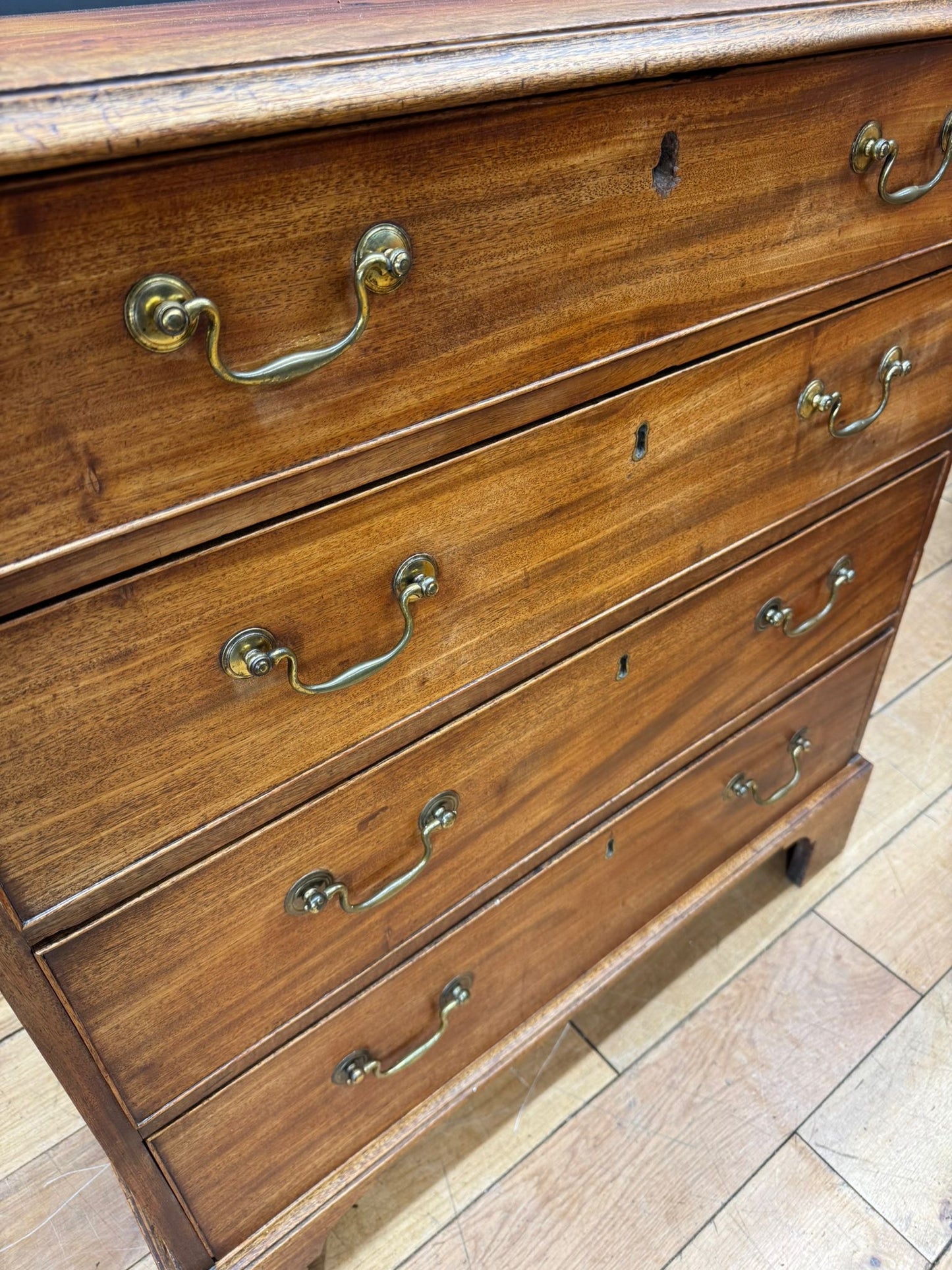 Antique Georgian Mahogany Chest of Drawers – Bedroom Dresser Storage Cabinet